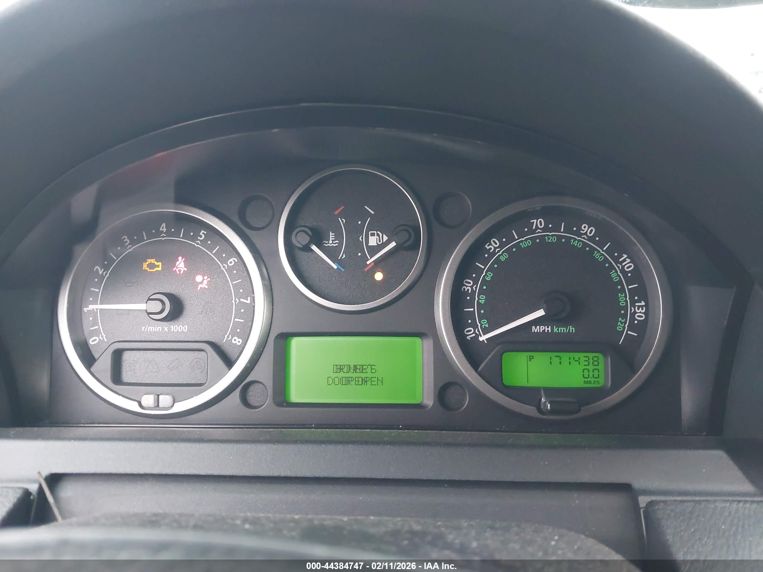 LAND ROVER image 7