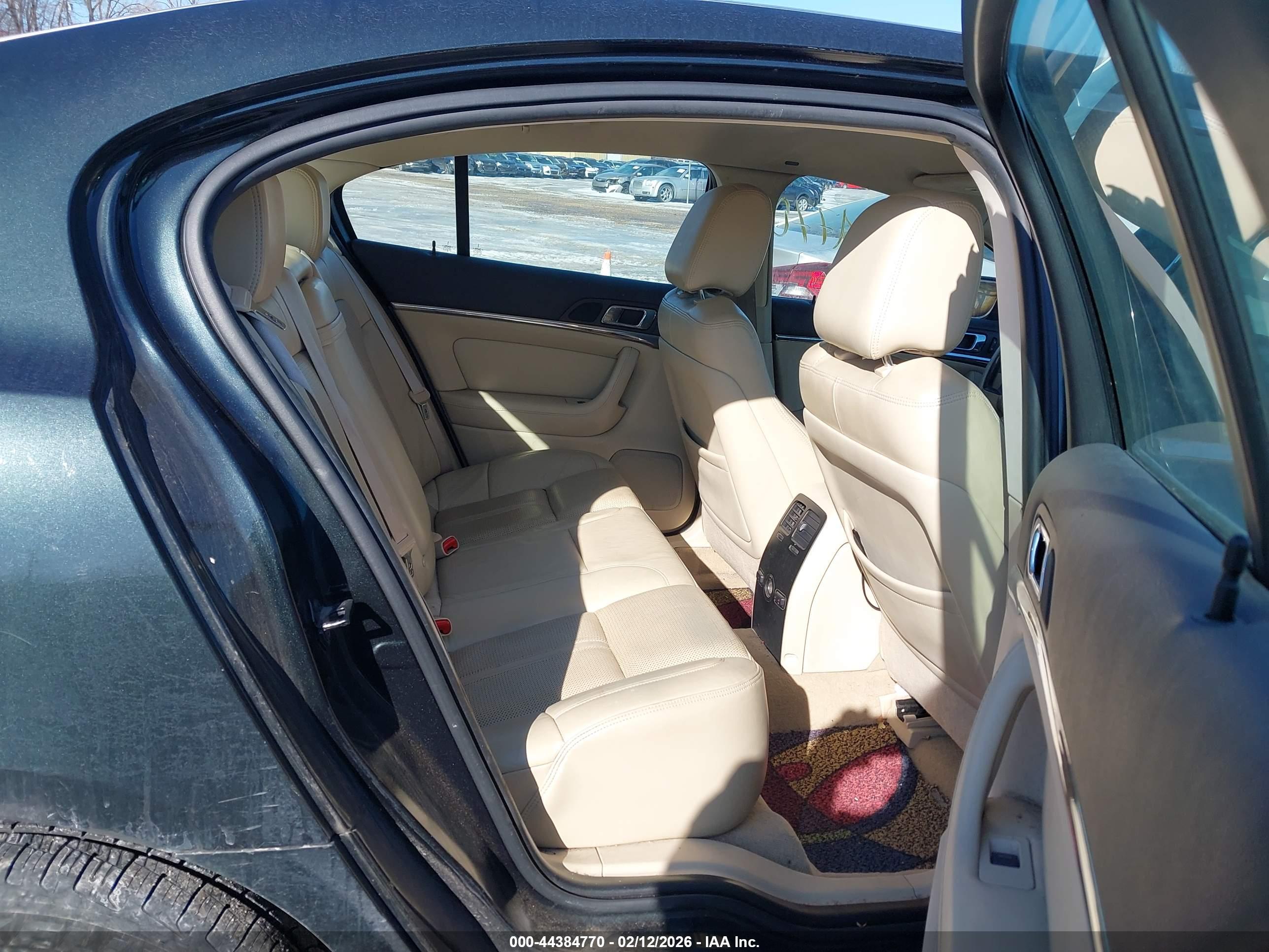 LINCOLN MKS image 8