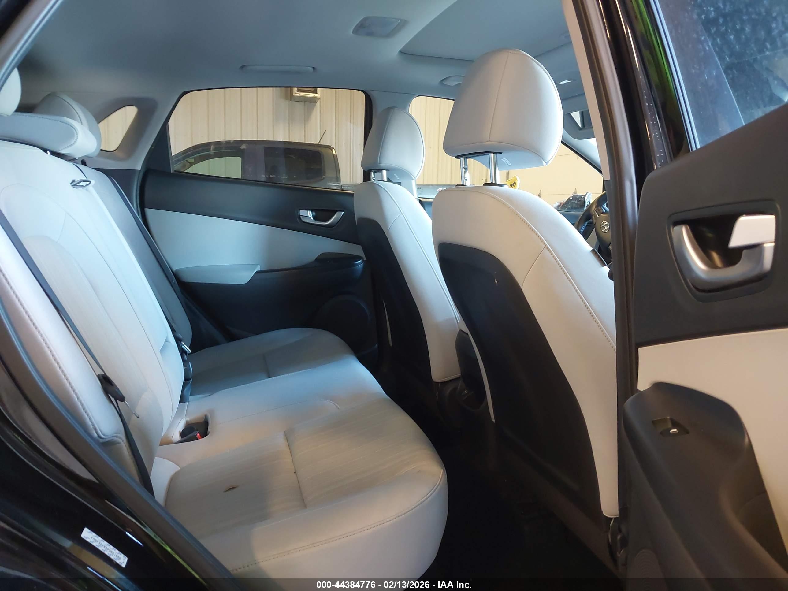 HYUNDAI KONA image 8