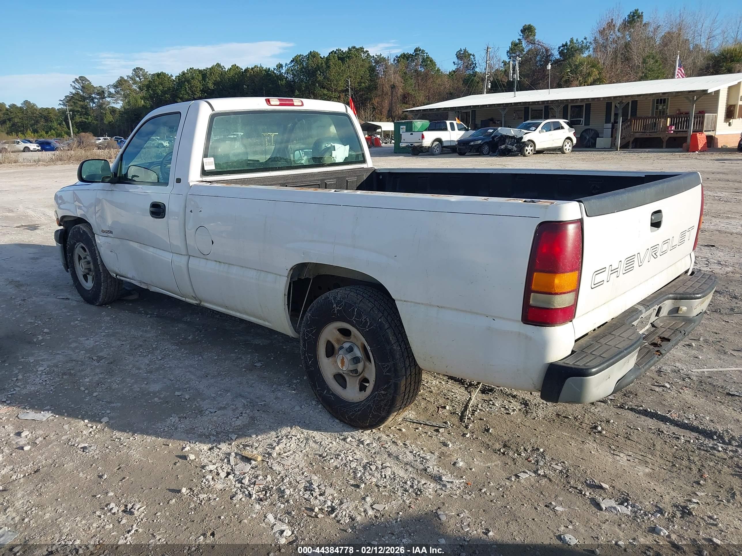 CHEVROLET SILVERADO image 3