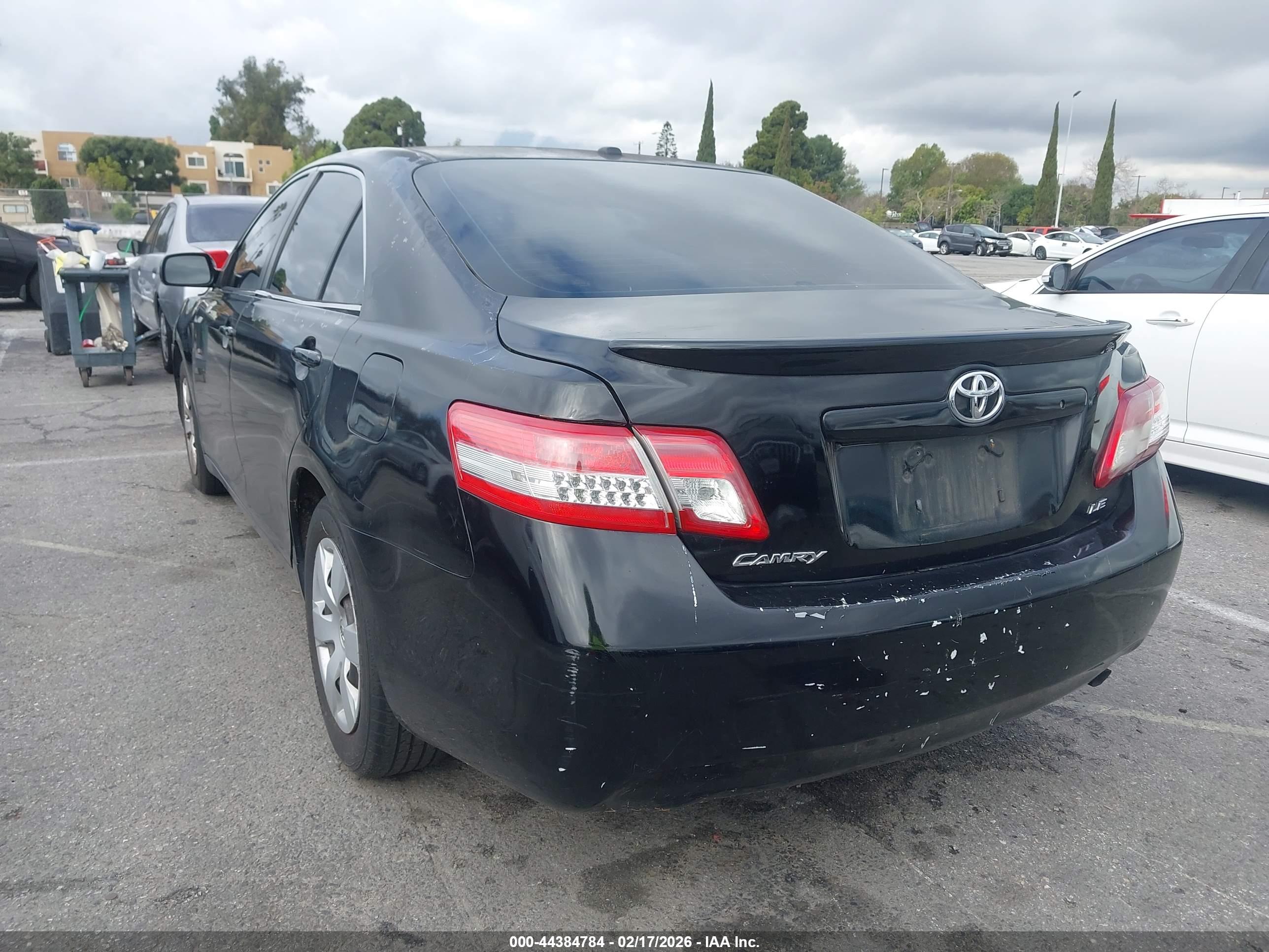 TOYOTA CAMRY image 3
