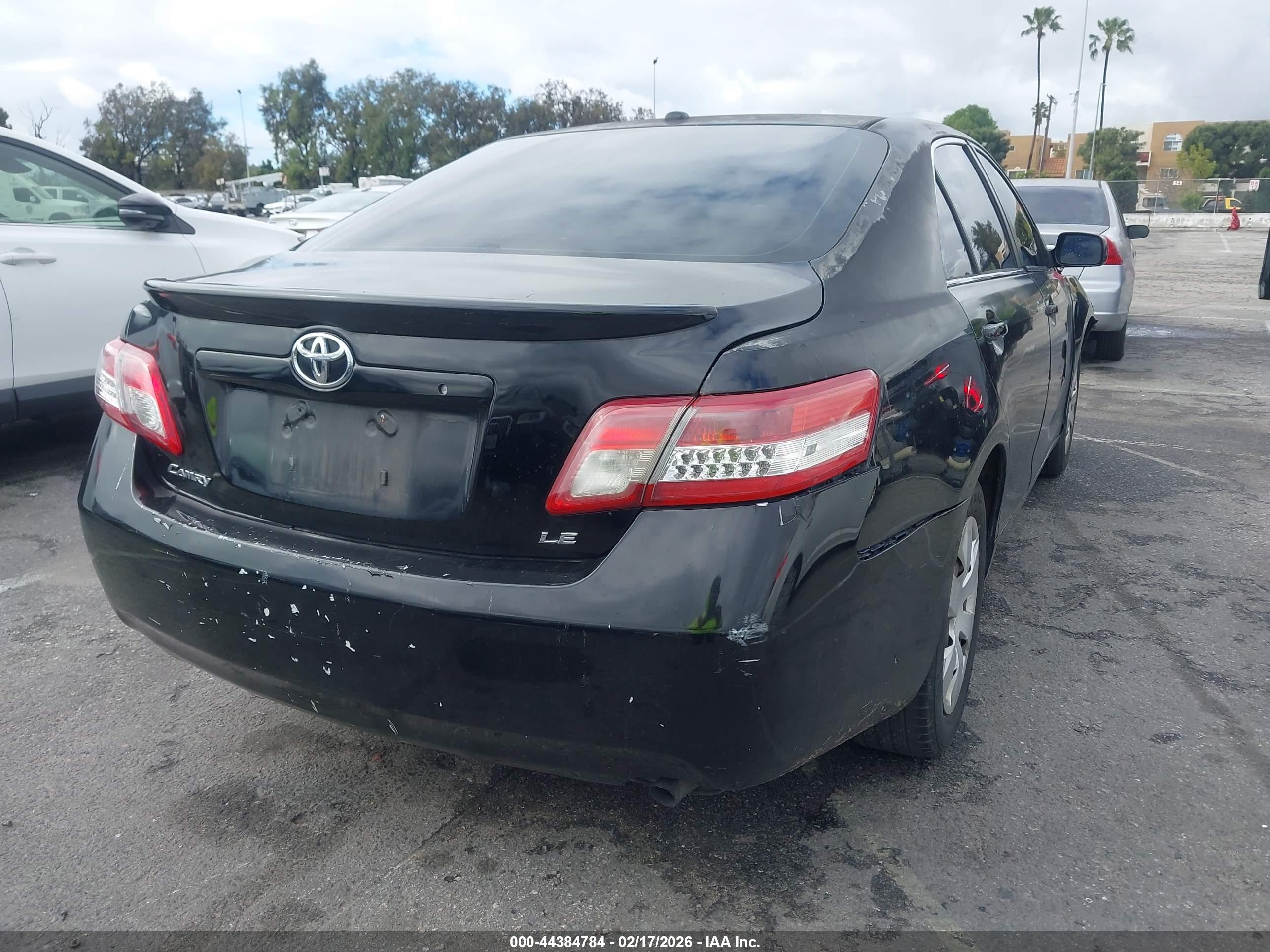 TOYOTA CAMRY image 4