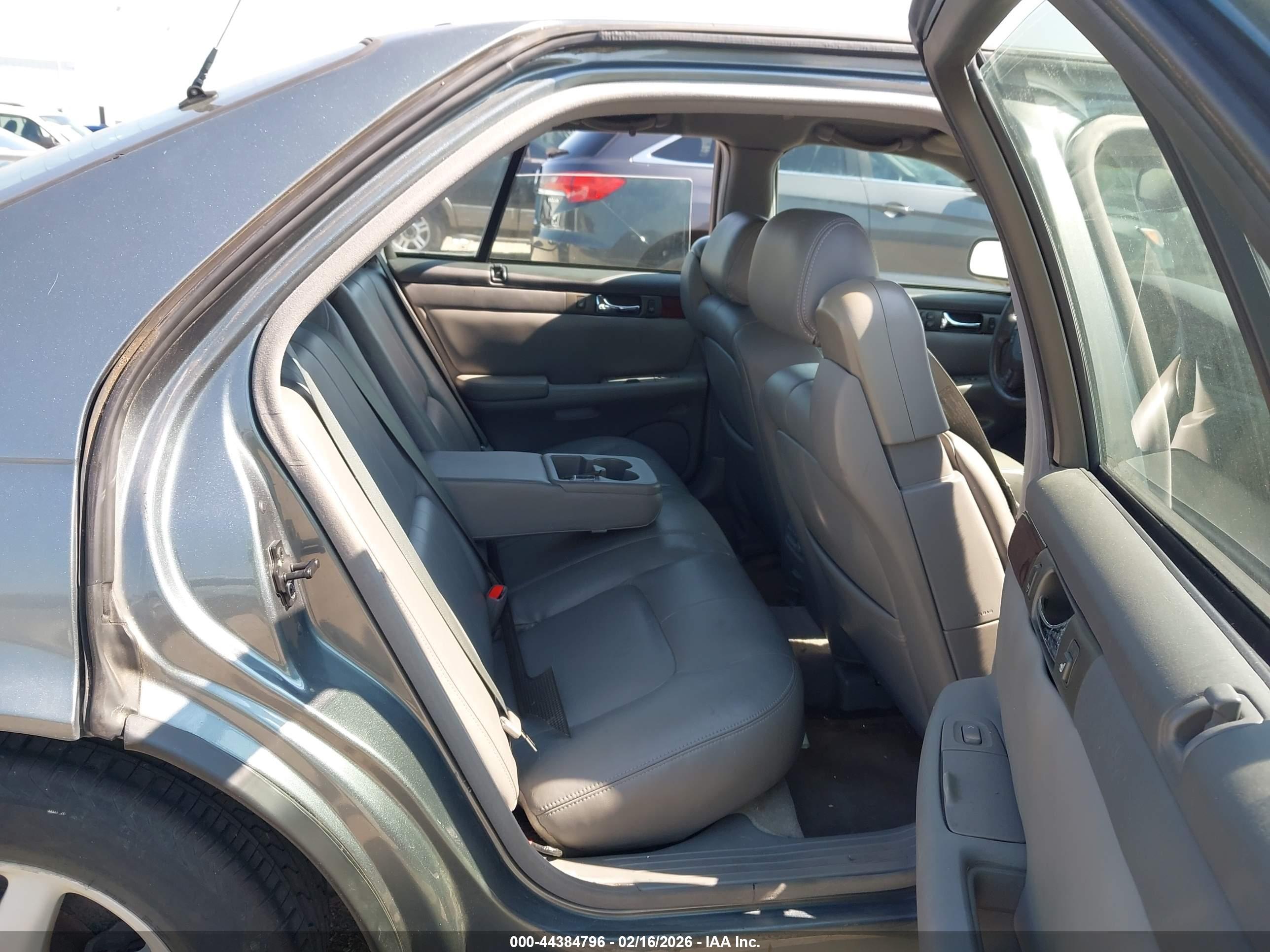 CADILLAC SEVILLE image 8