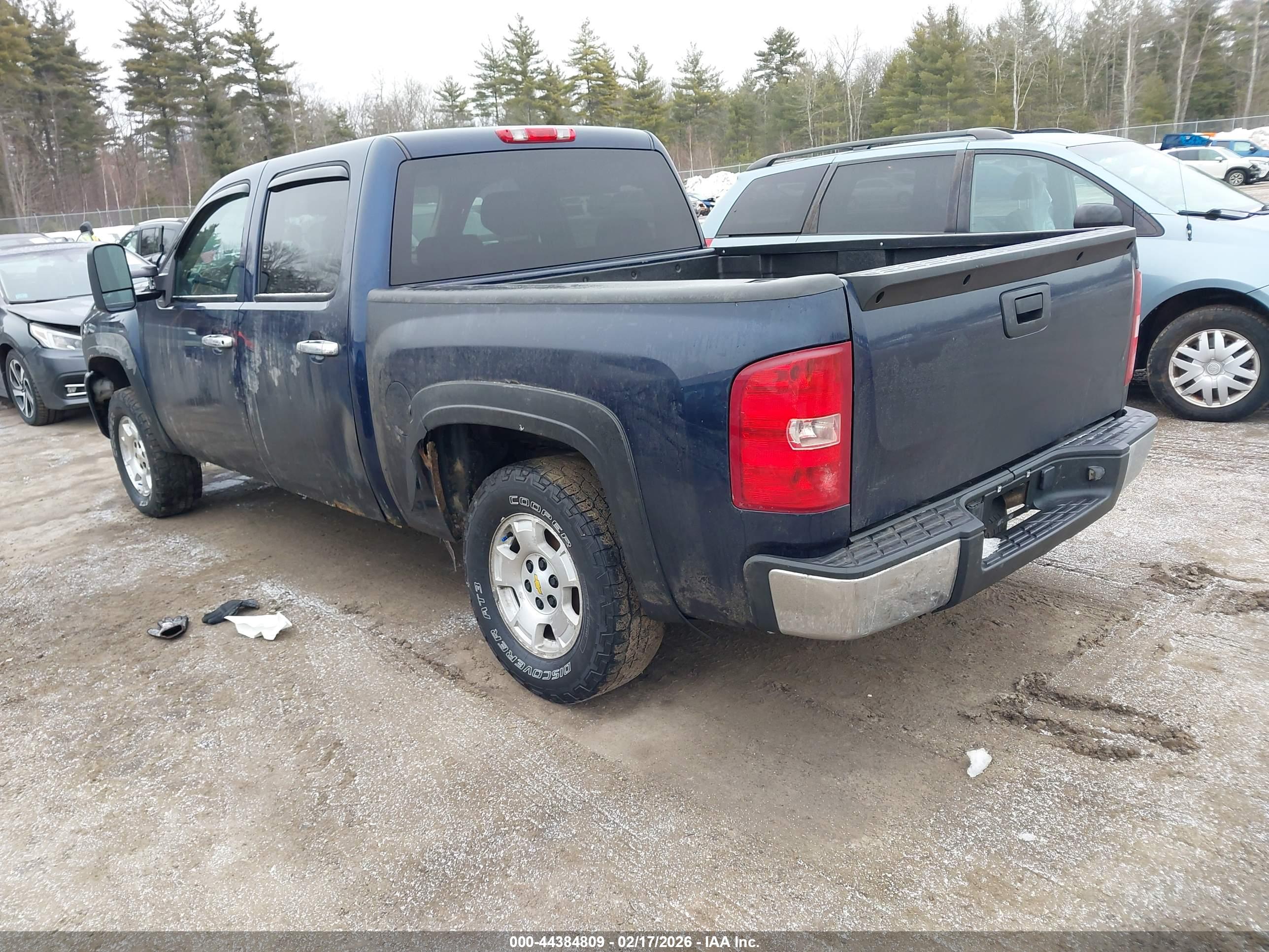 CHEVROLET SILVERADO image 3