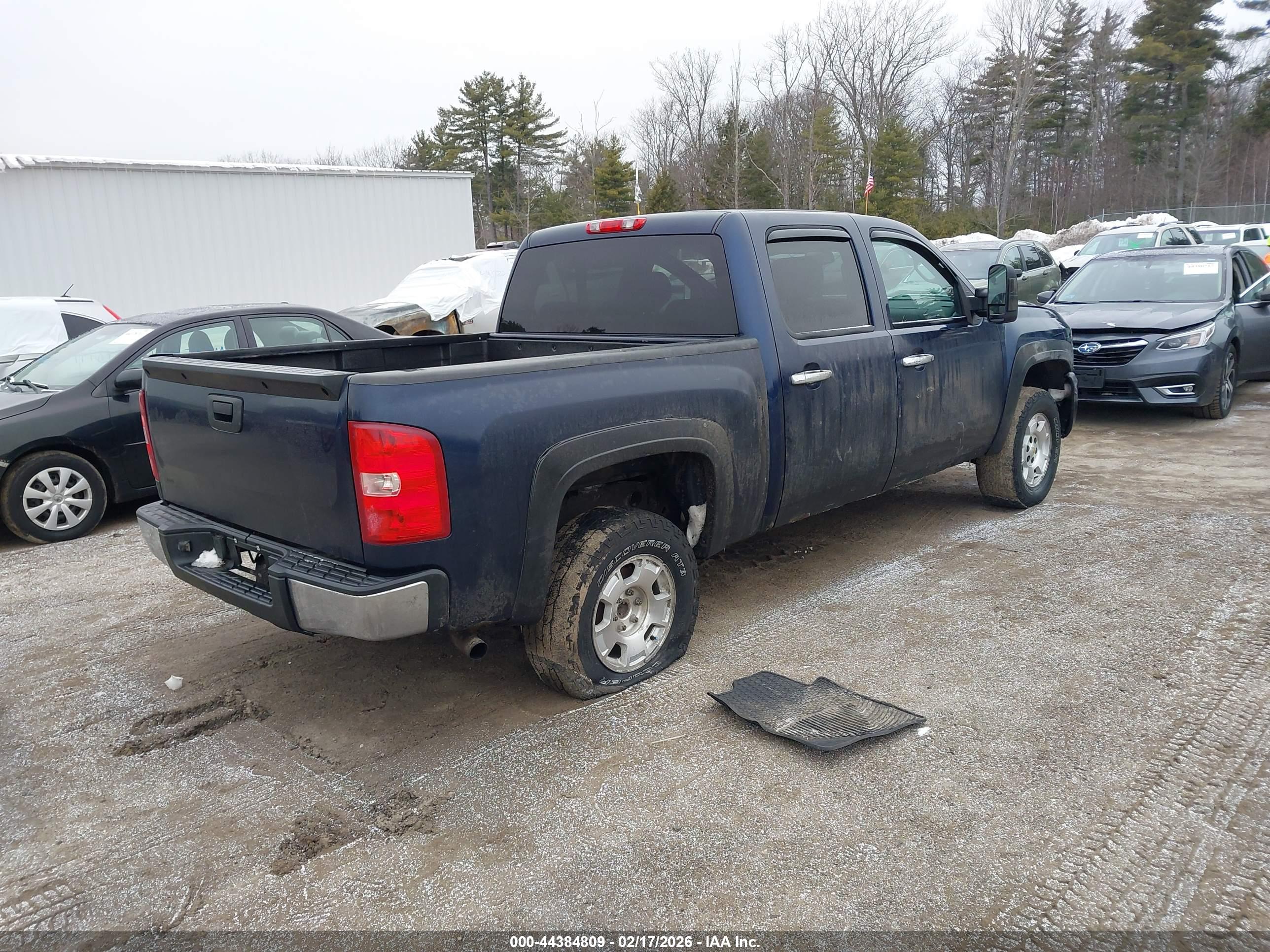 CHEVROLET SILVERADO image 4