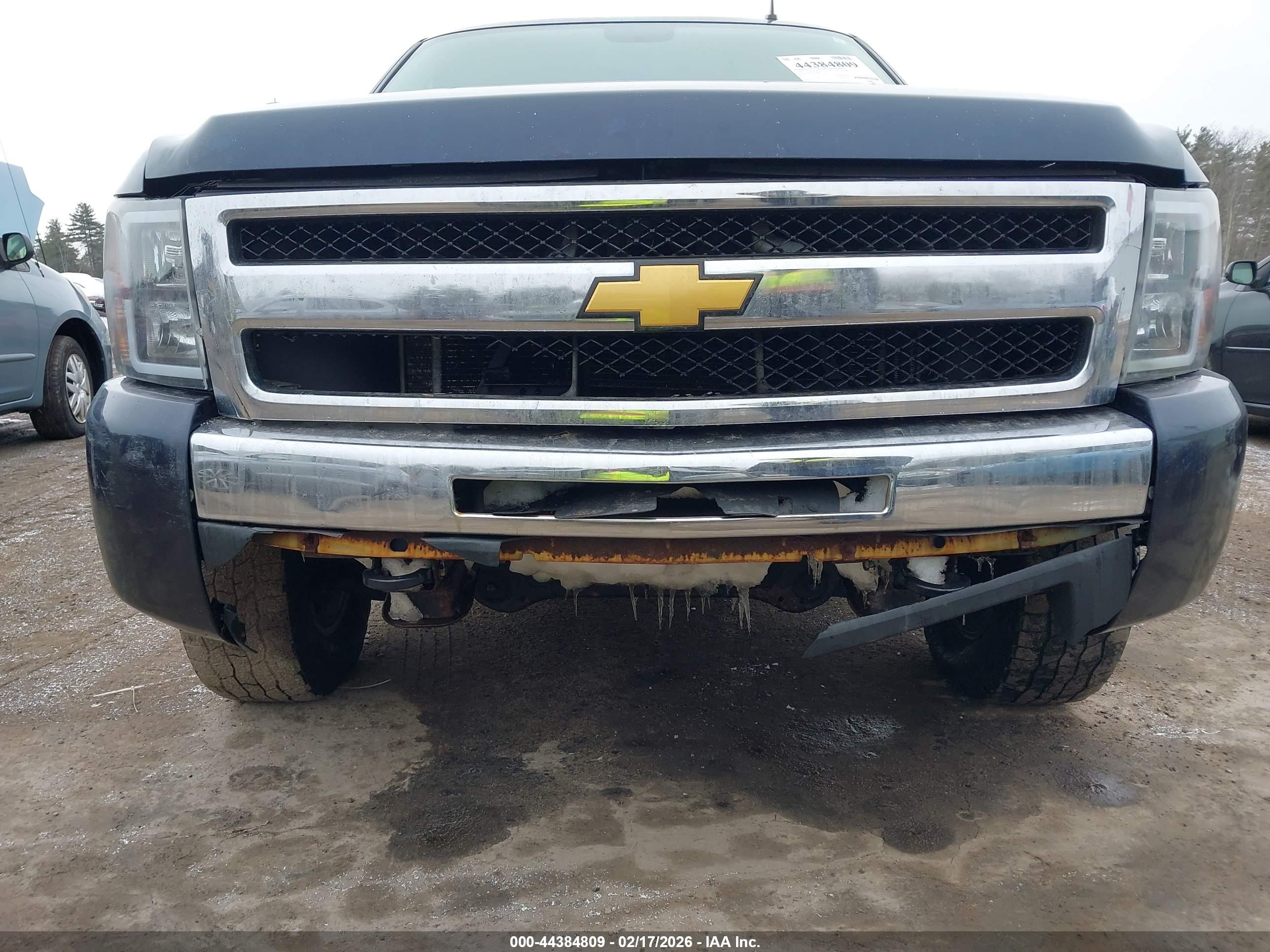 CHEVROLET SILVERADO image 6