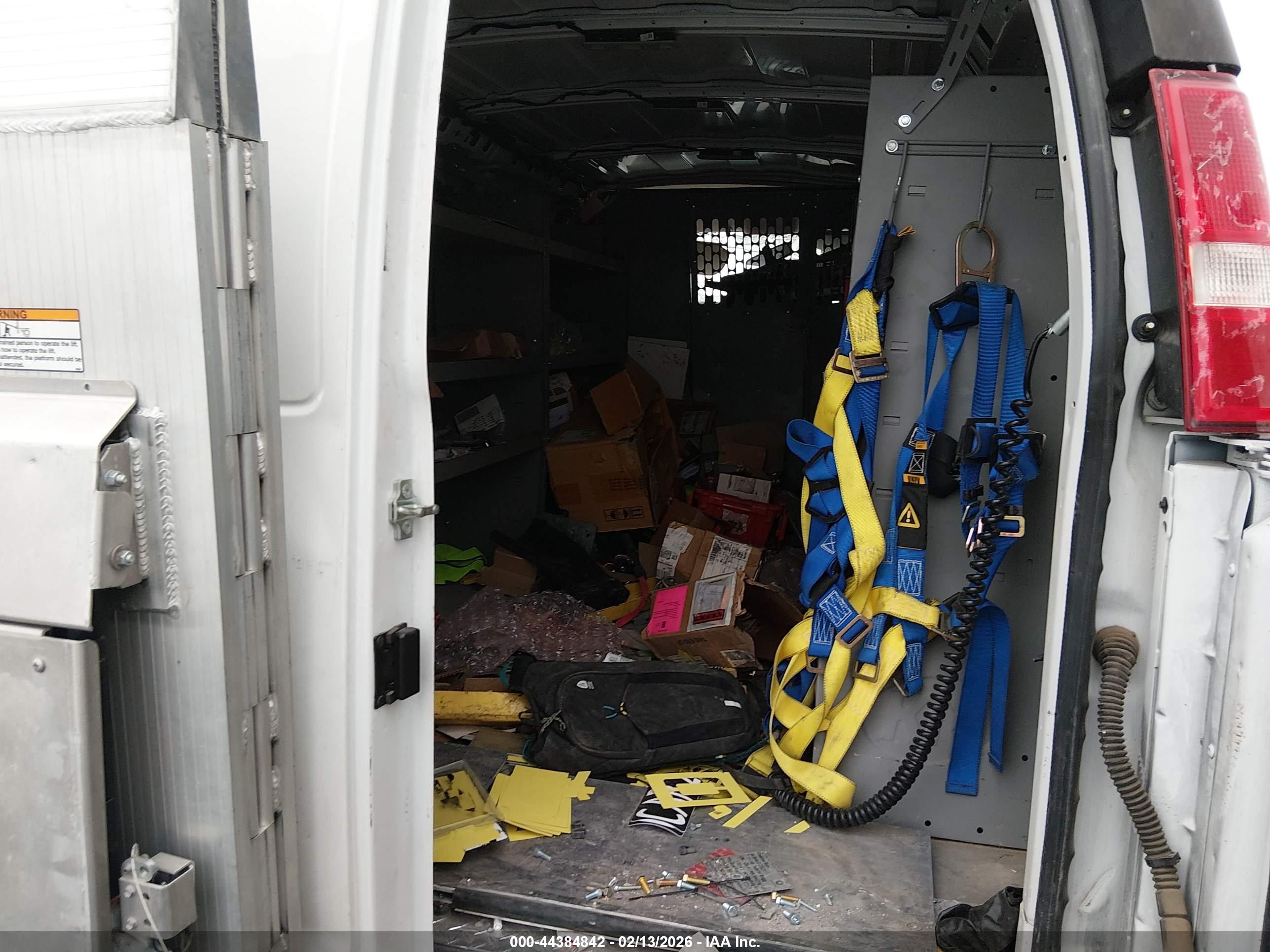 CHEVROLET EXPRESS image 8