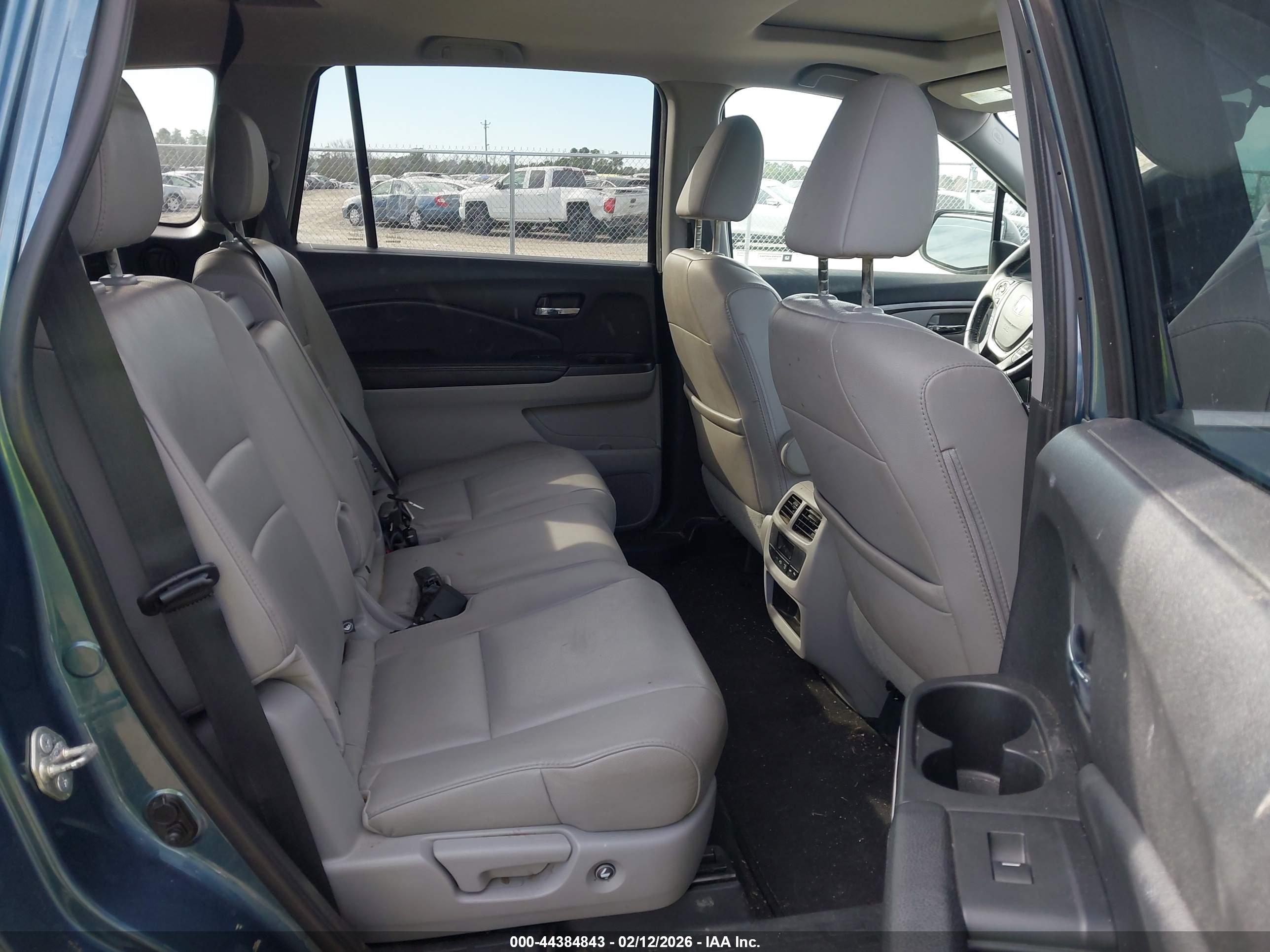 HONDA PILOT image 8
