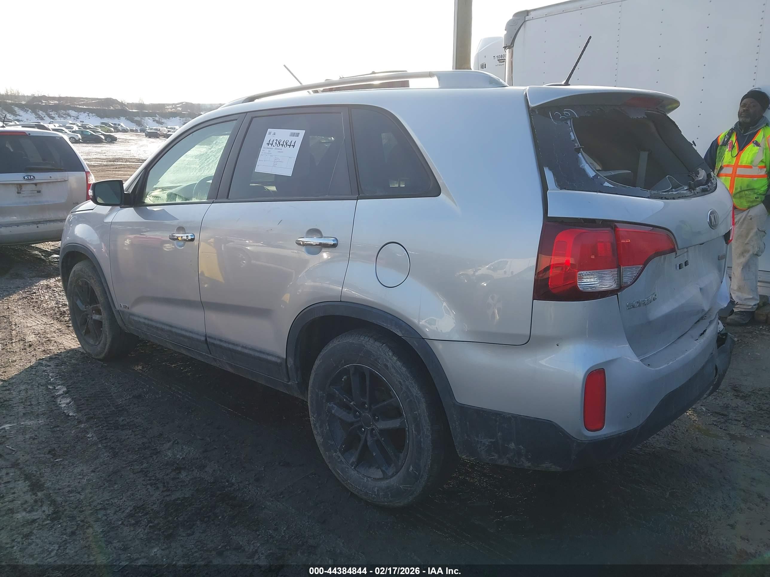 KIA SORENTO image 3
