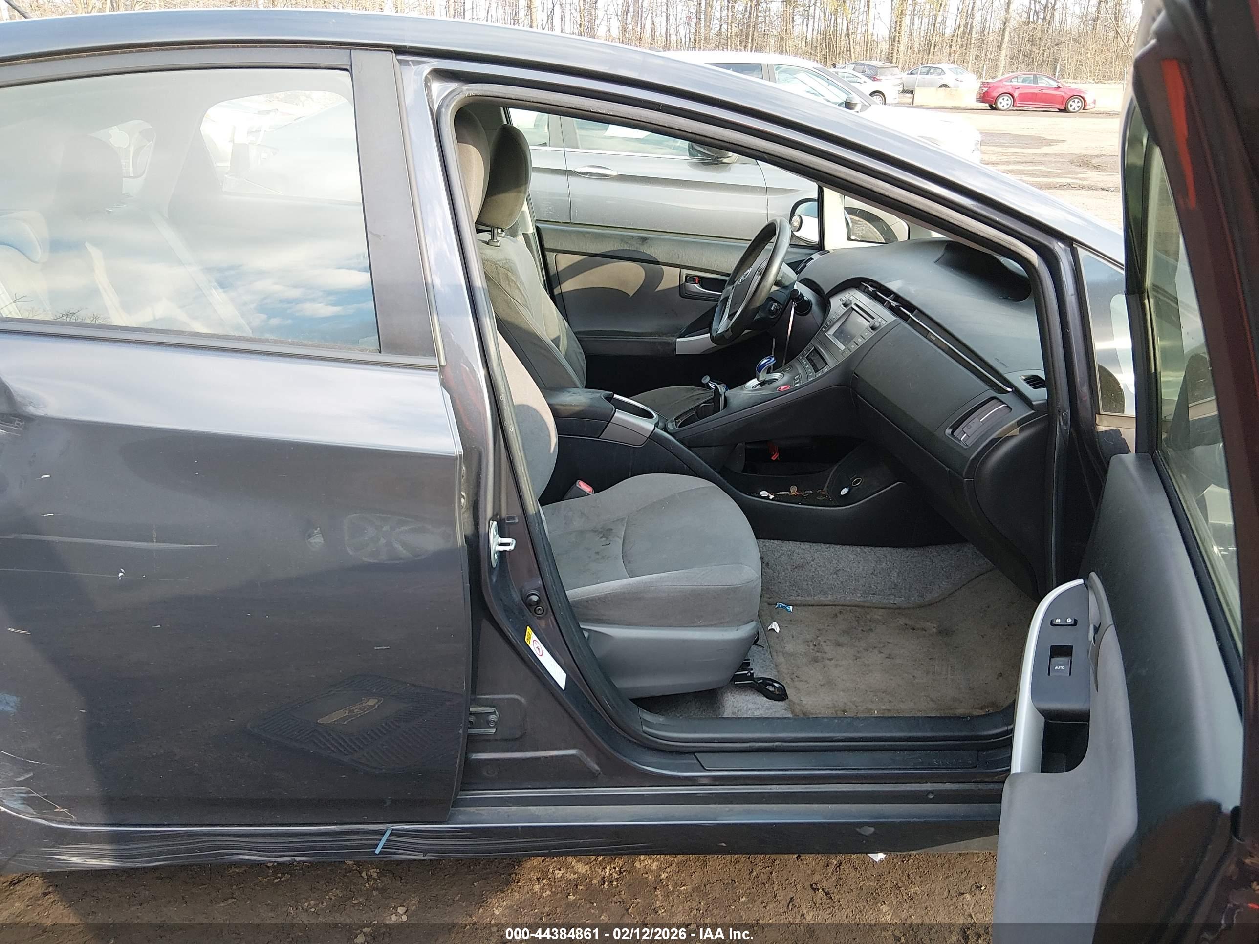 TOYOTA PRIUS image 5