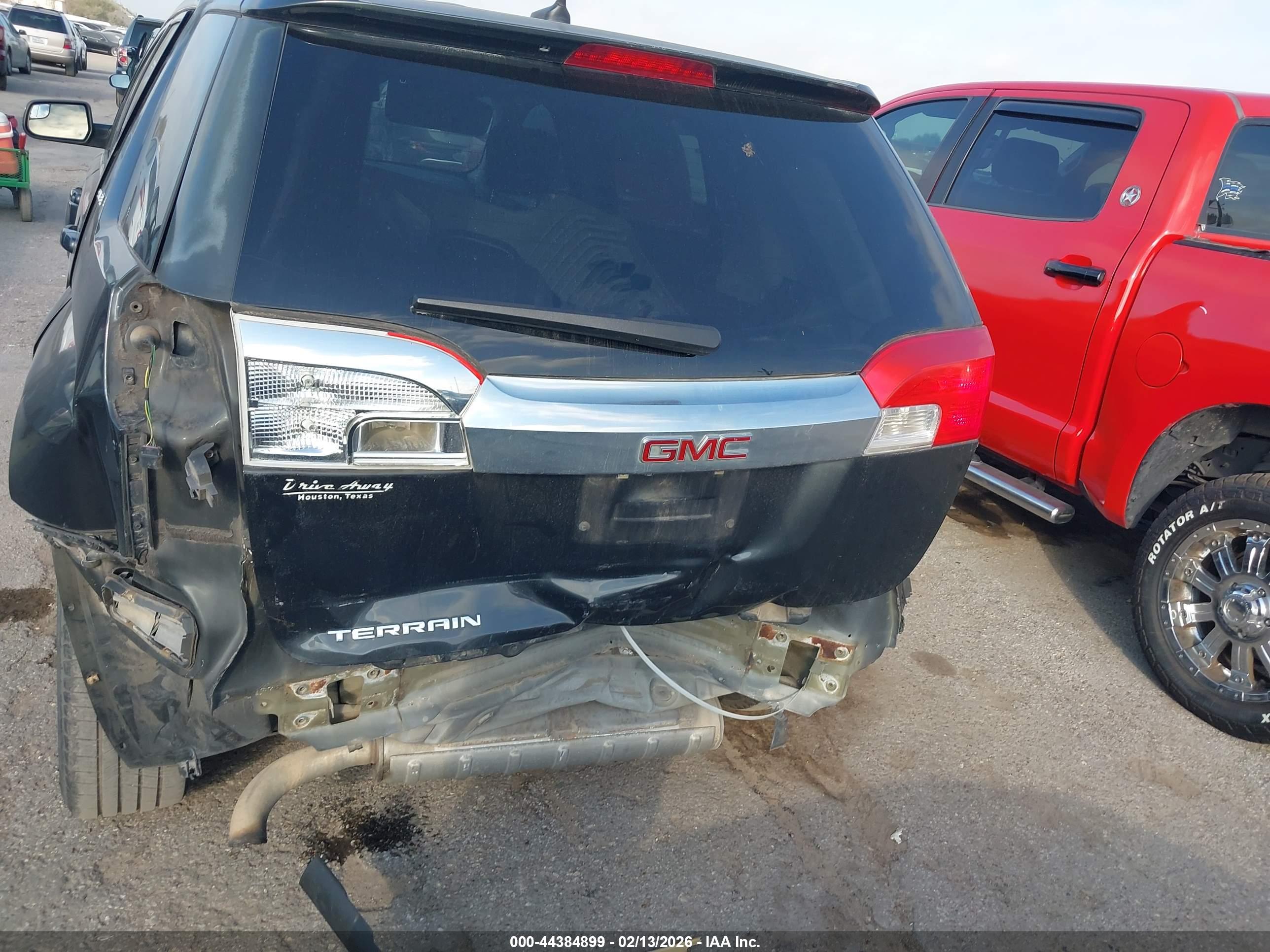 GMC TERRAIN image 6