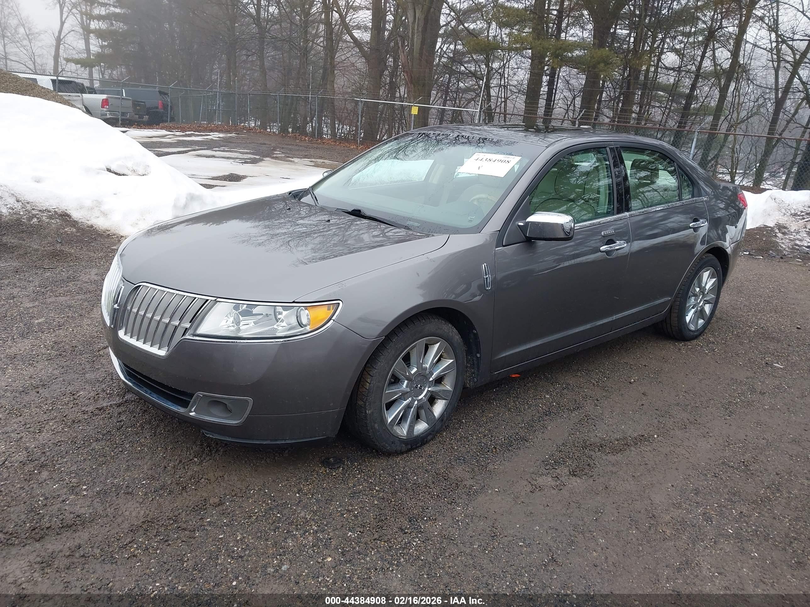 LINCOLN MKZ image 2