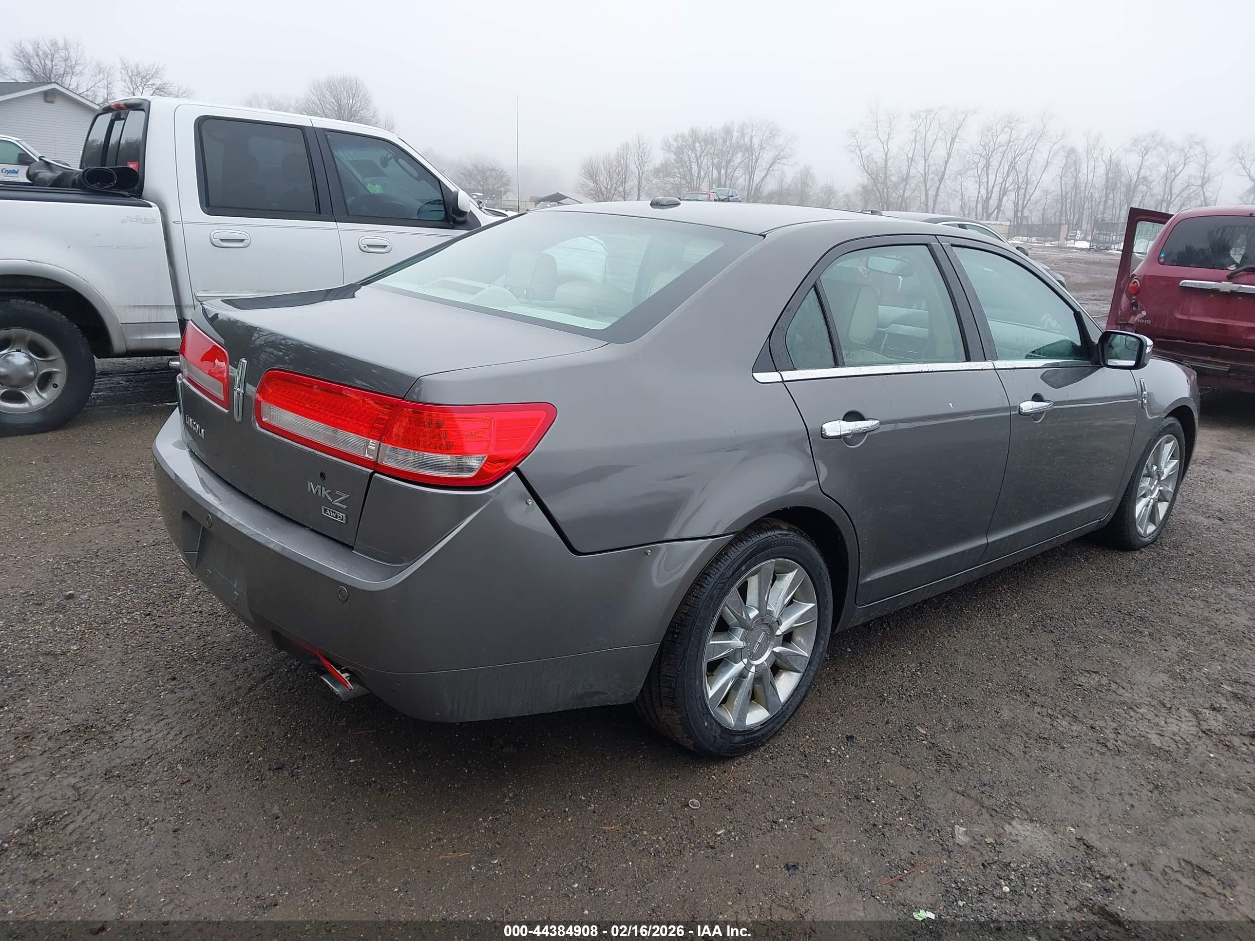 LINCOLN MKZ image 4