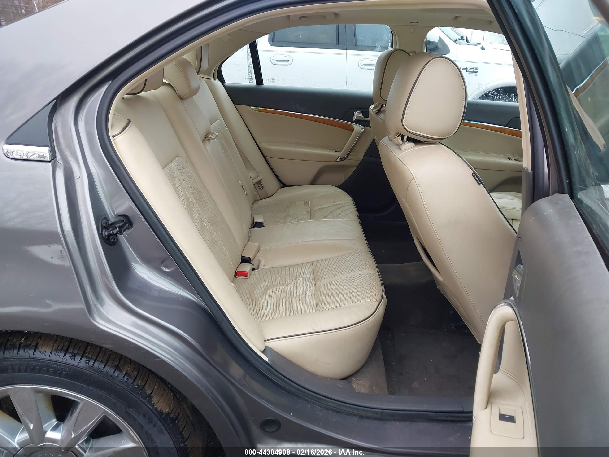 LINCOLN MKZ image 8
