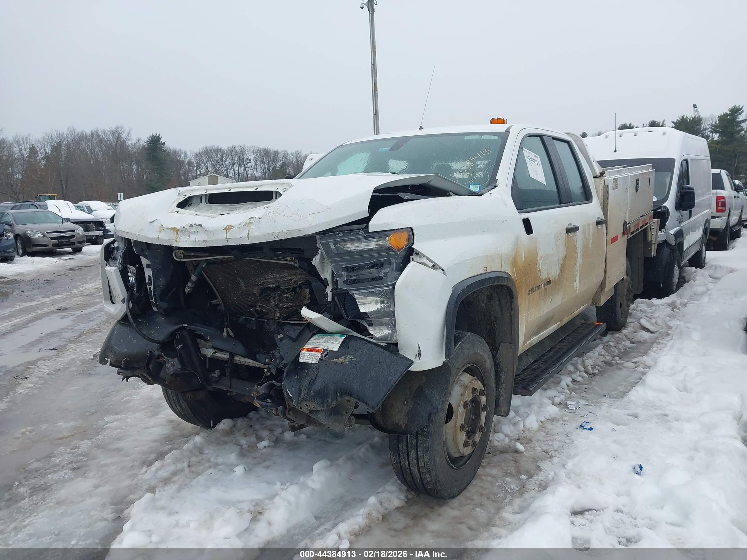 CHEVROLET SILVERADO image 6