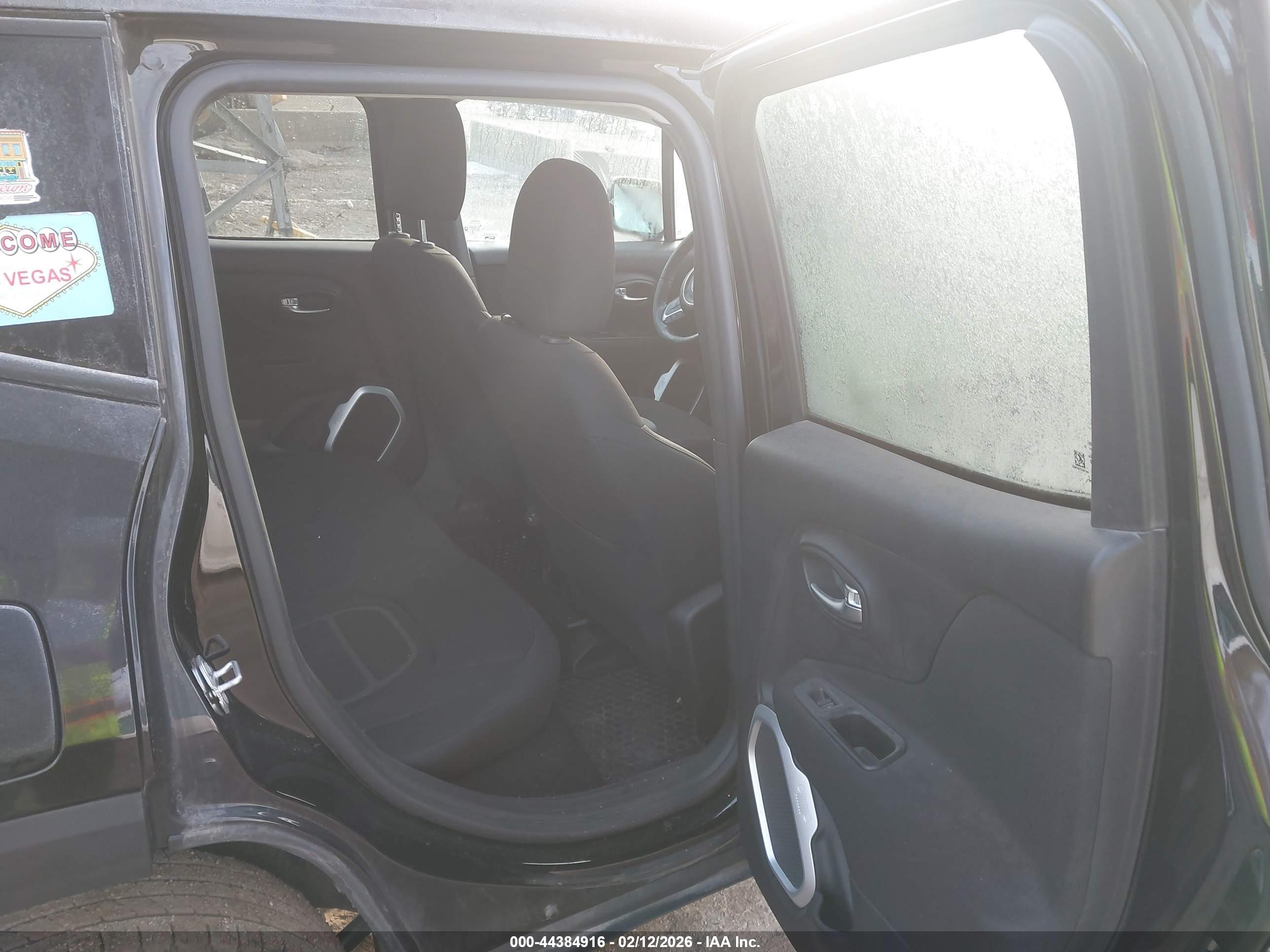 JEEP RENEGADE image 8