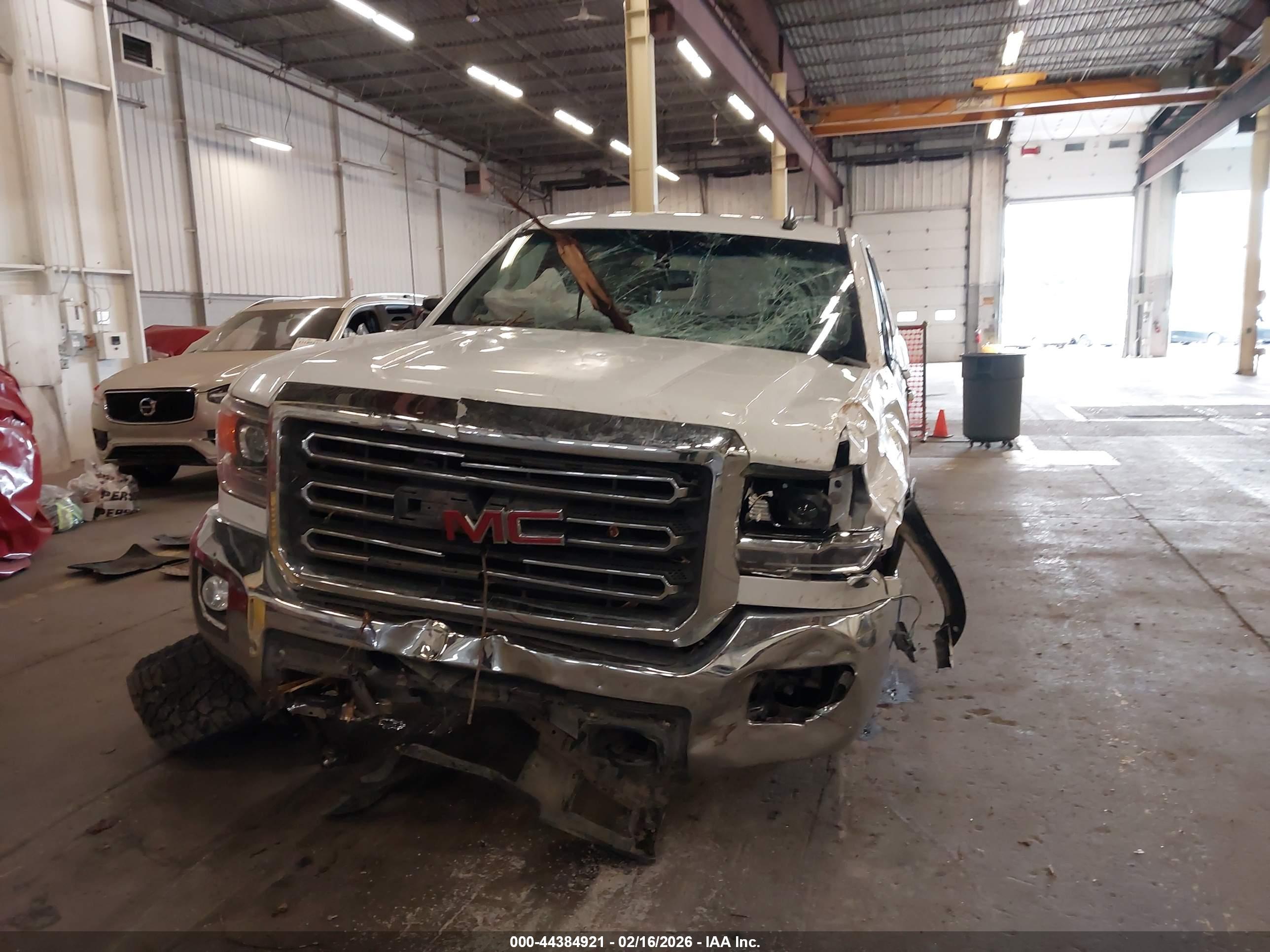 GMC SIERRA image 6