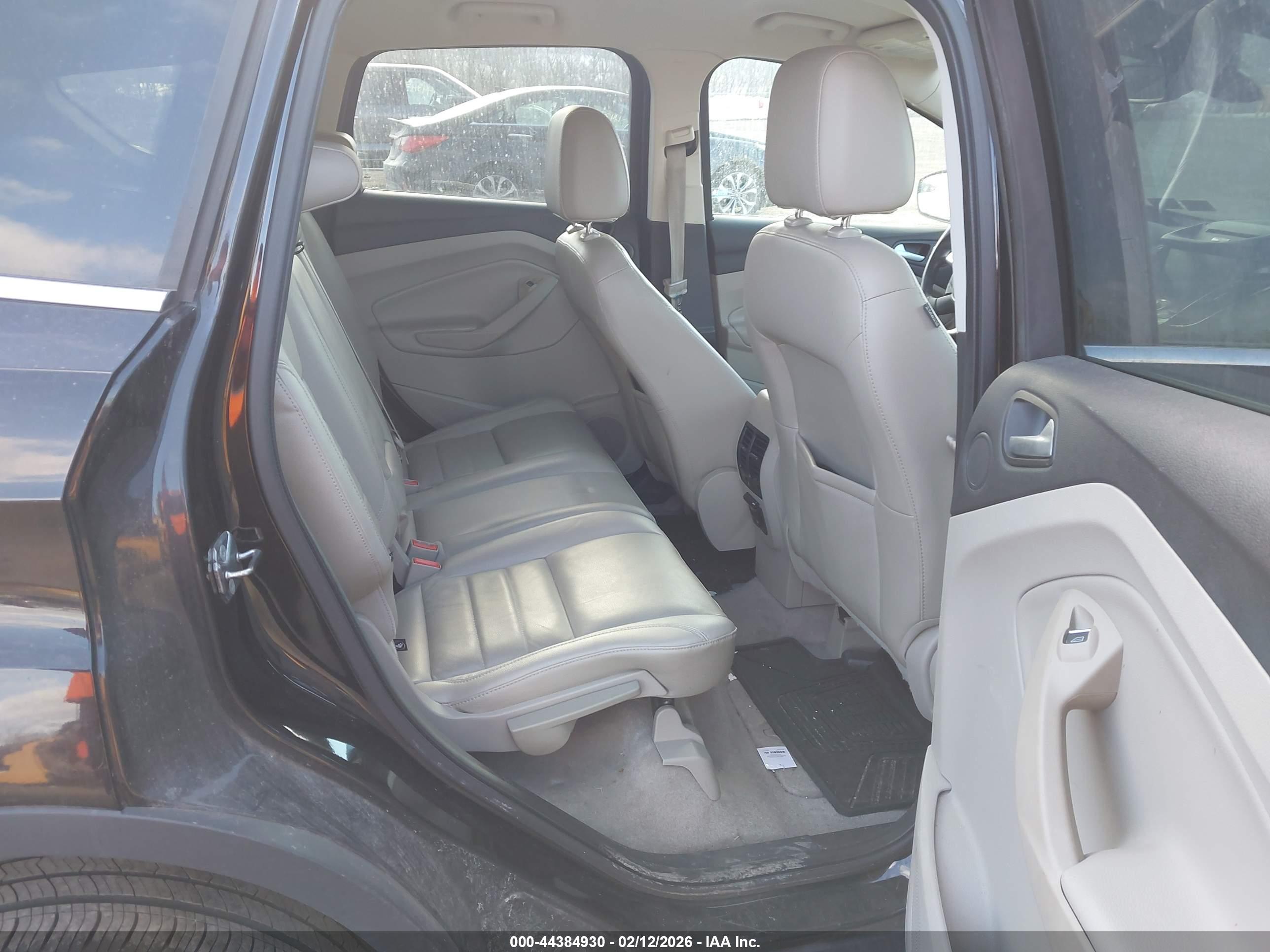 FORD ESCAPE image 8