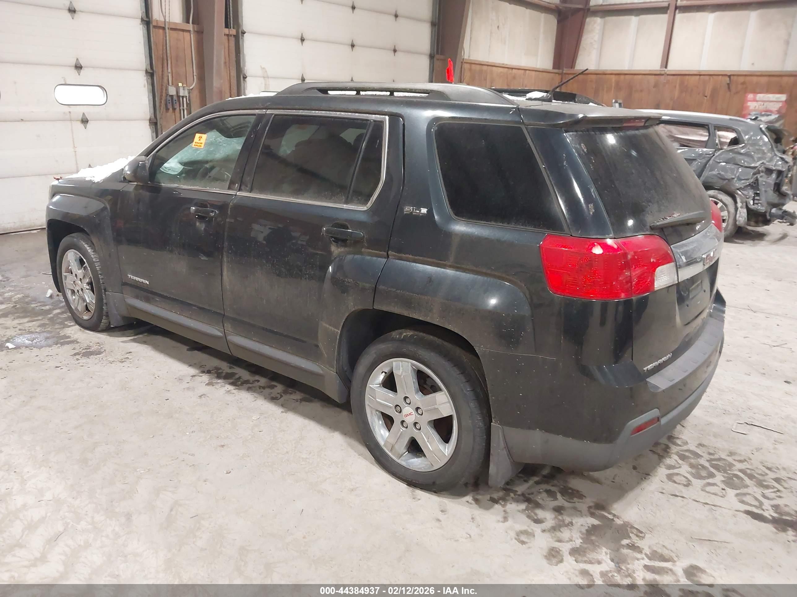 GMC TERRAIN image 3