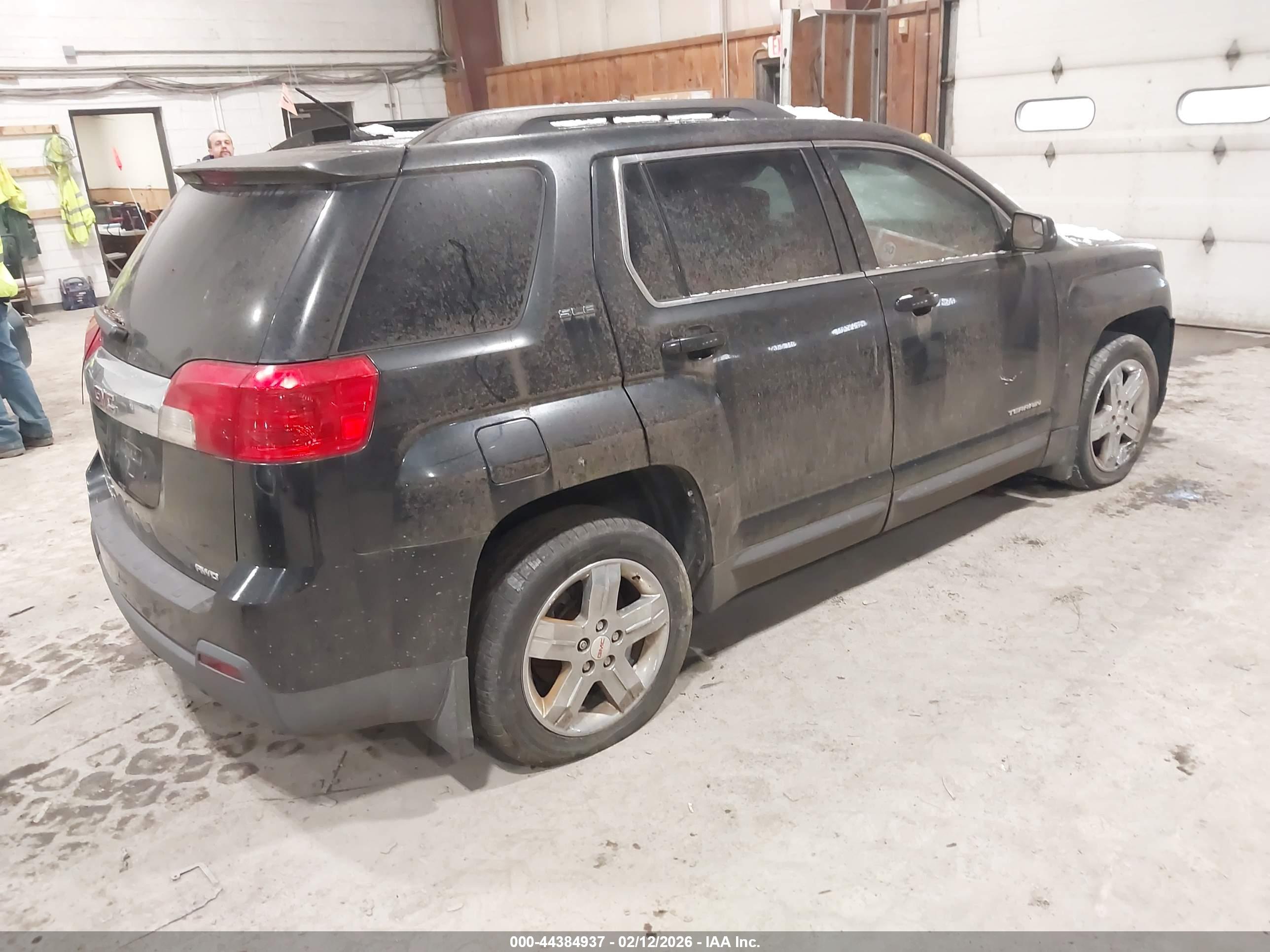 GMC TERRAIN image 4