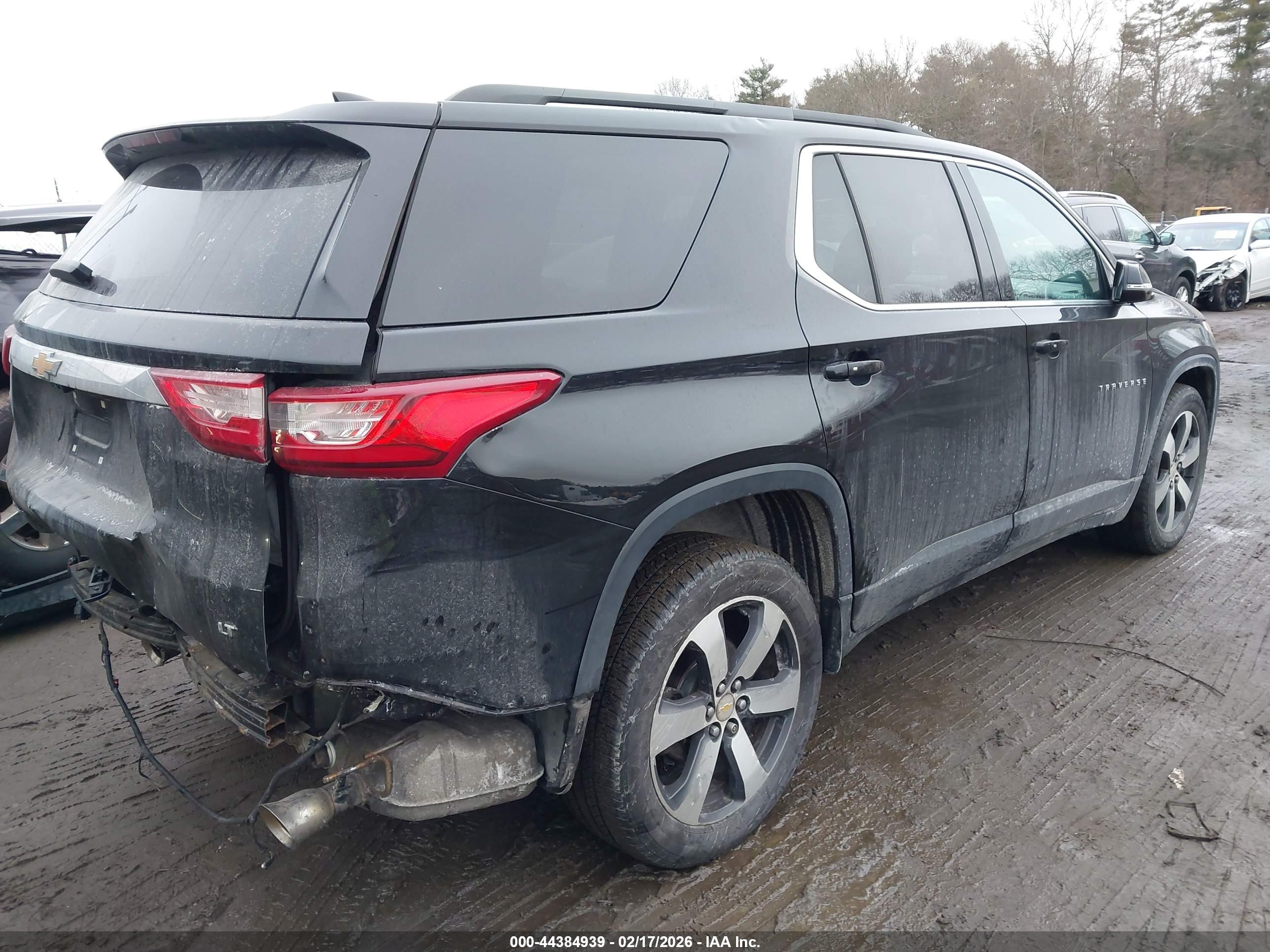 CHEVROLET TRAVERSE image 4