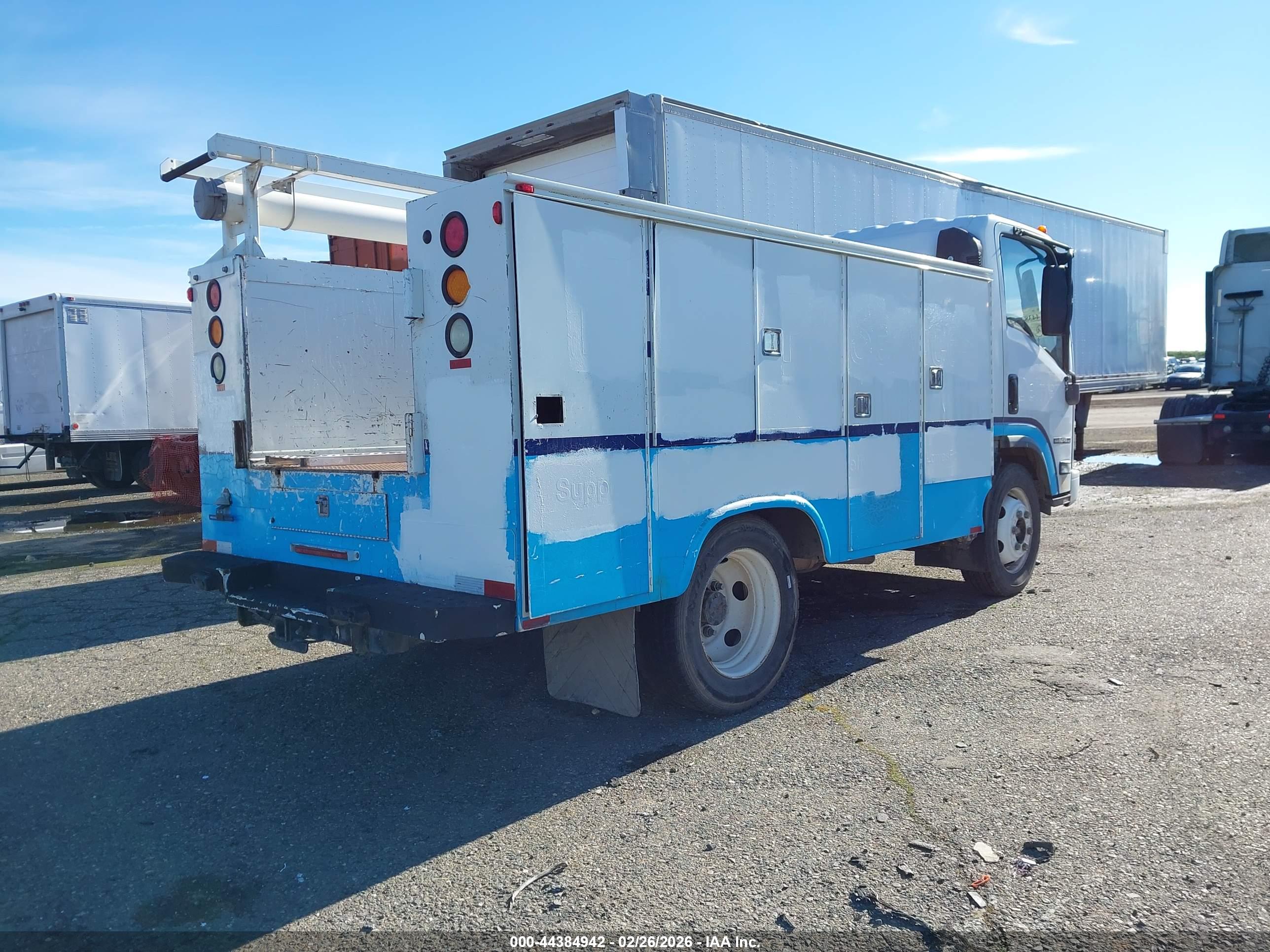 ISUZU NPR image 4