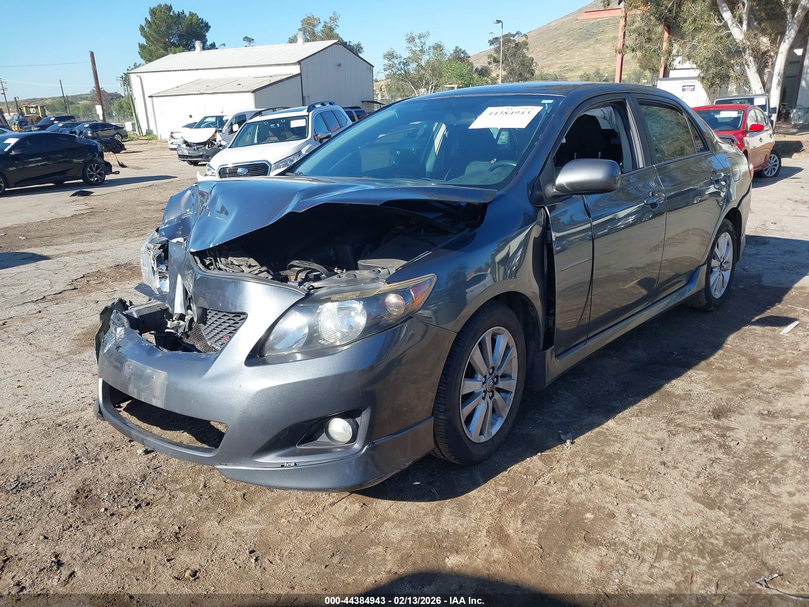 TOYOTA COROLLA image 2