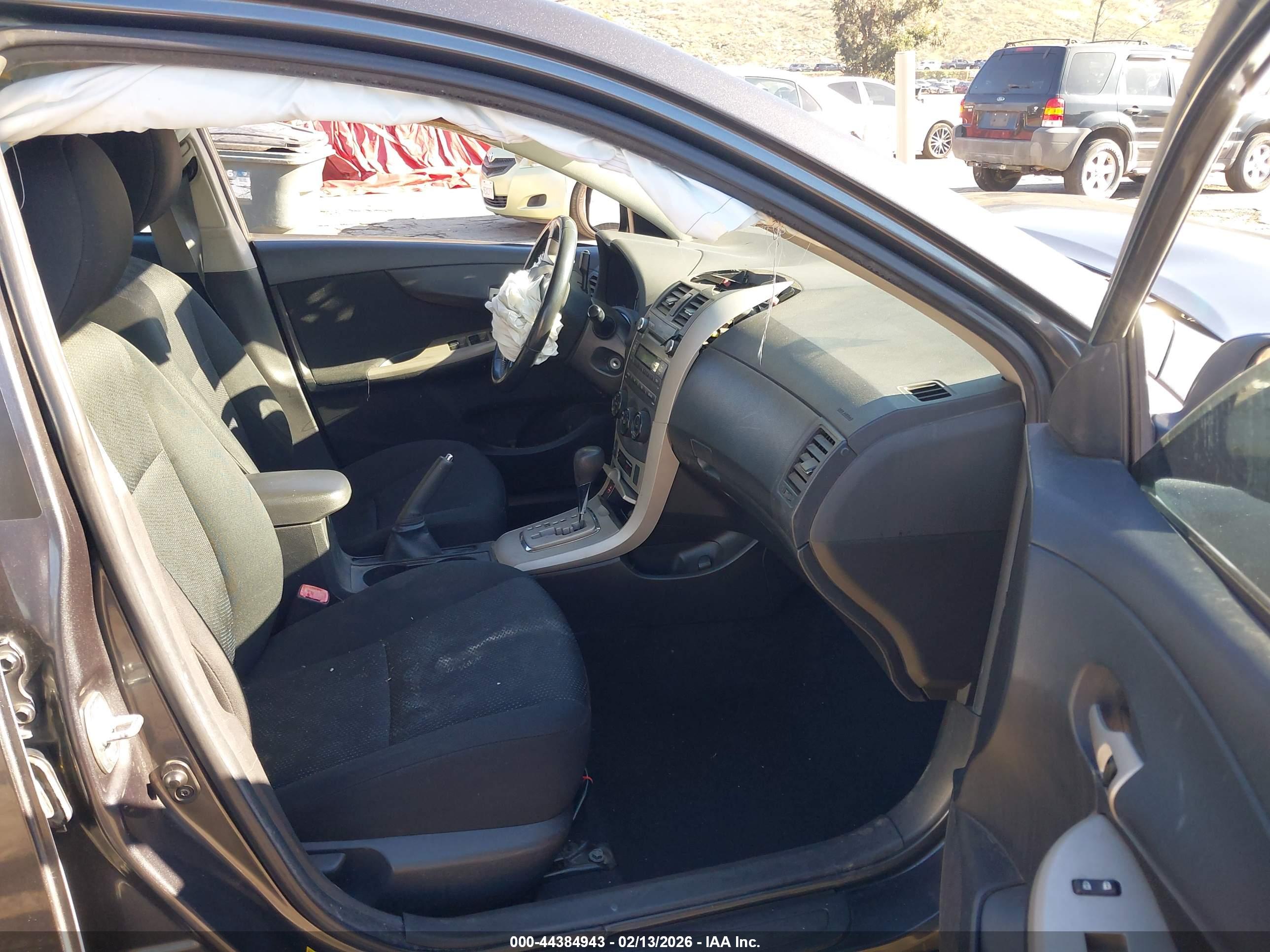 TOYOTA COROLLA image 5