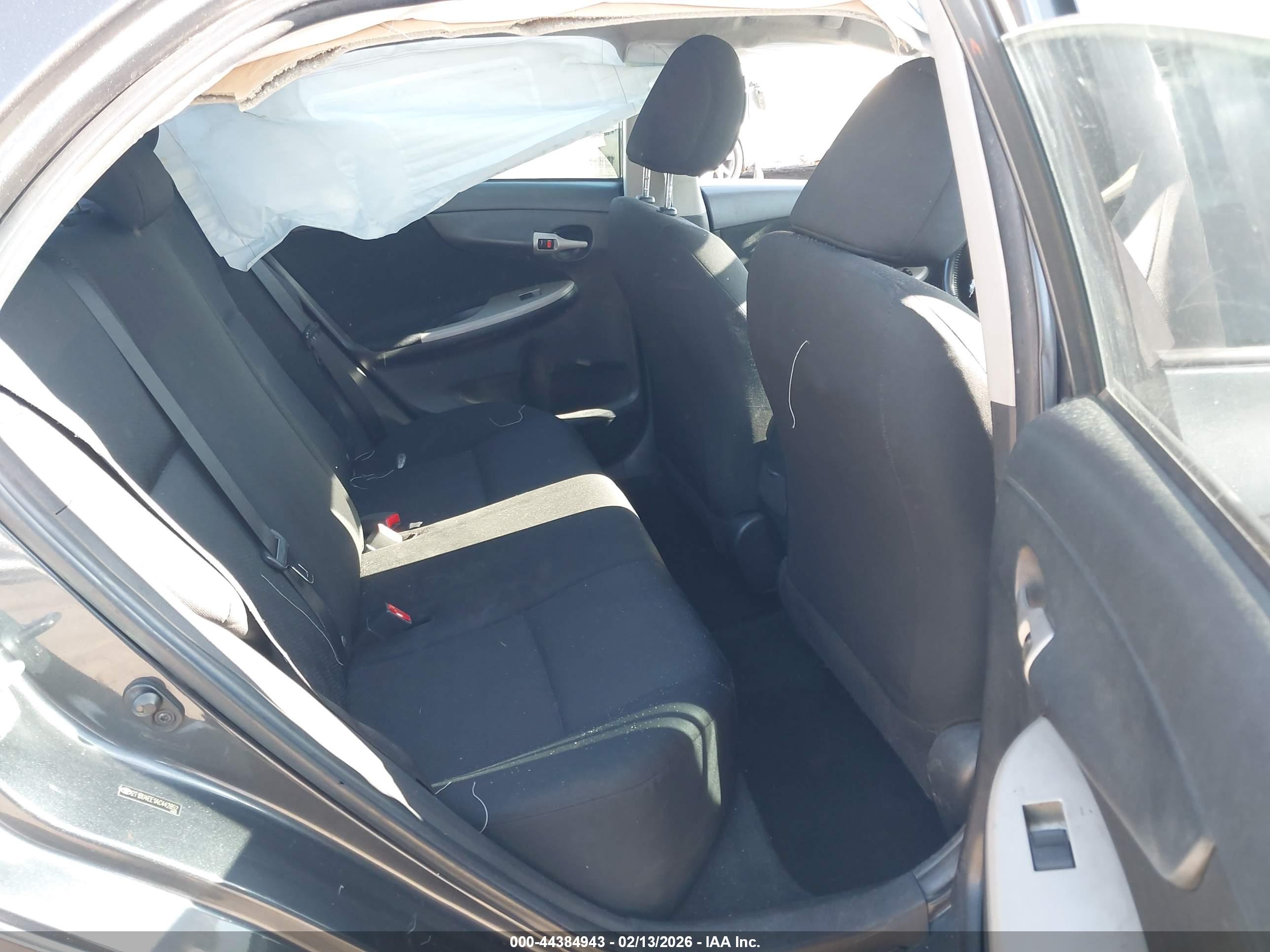 TOYOTA COROLLA image 8
