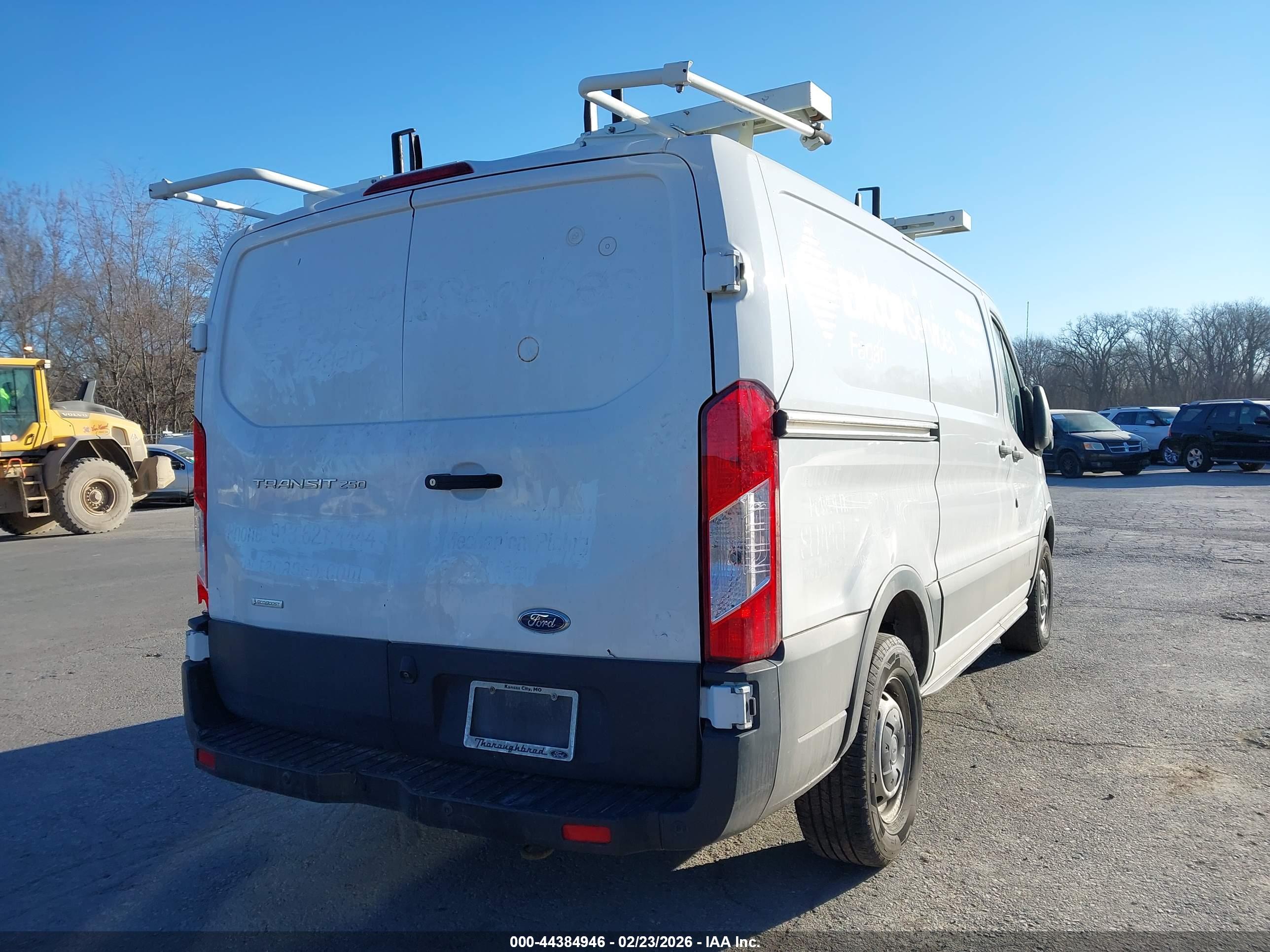 FORD TRANSIT-250 image 4