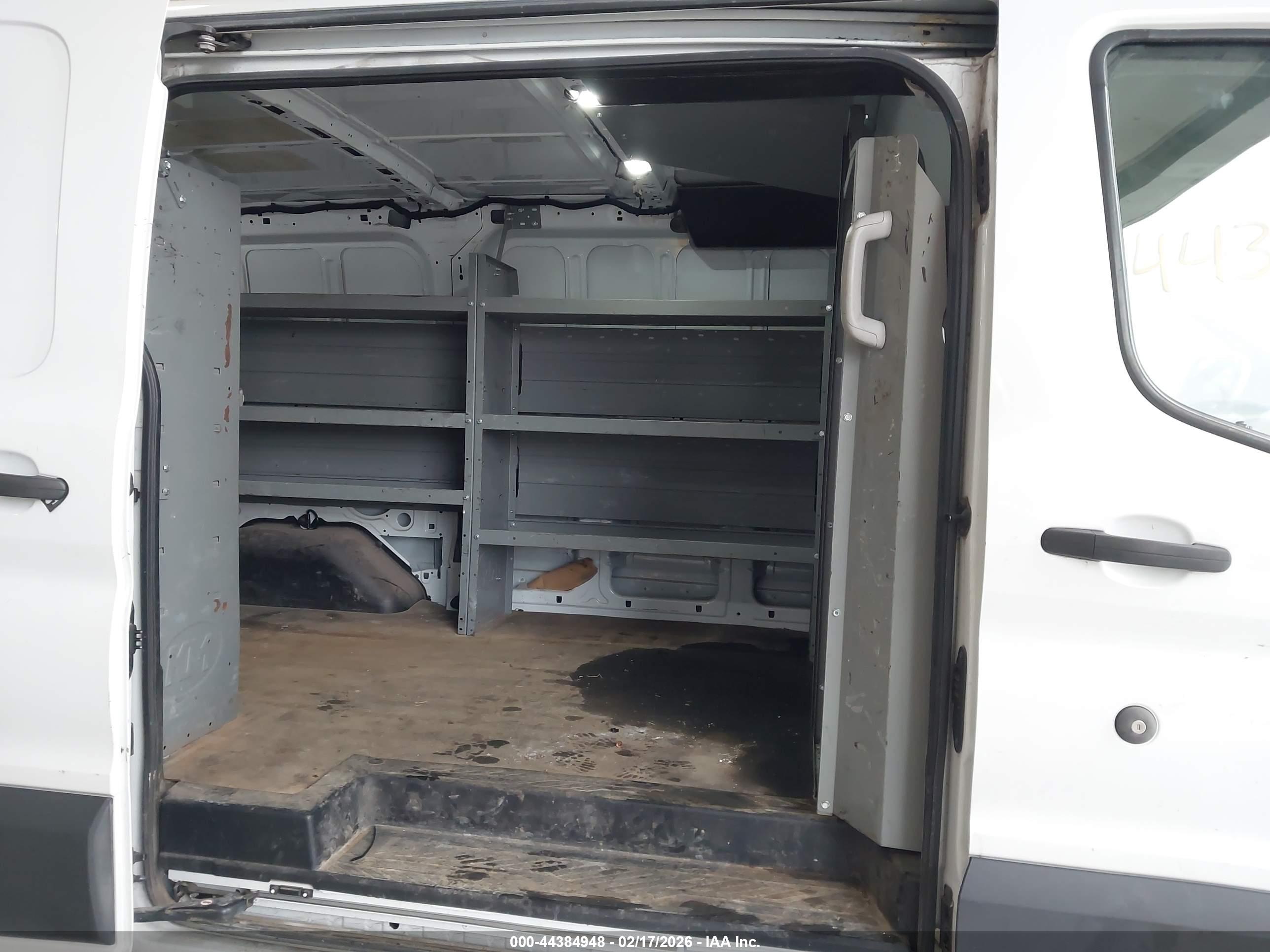FORD TRANSIT-250 image 8