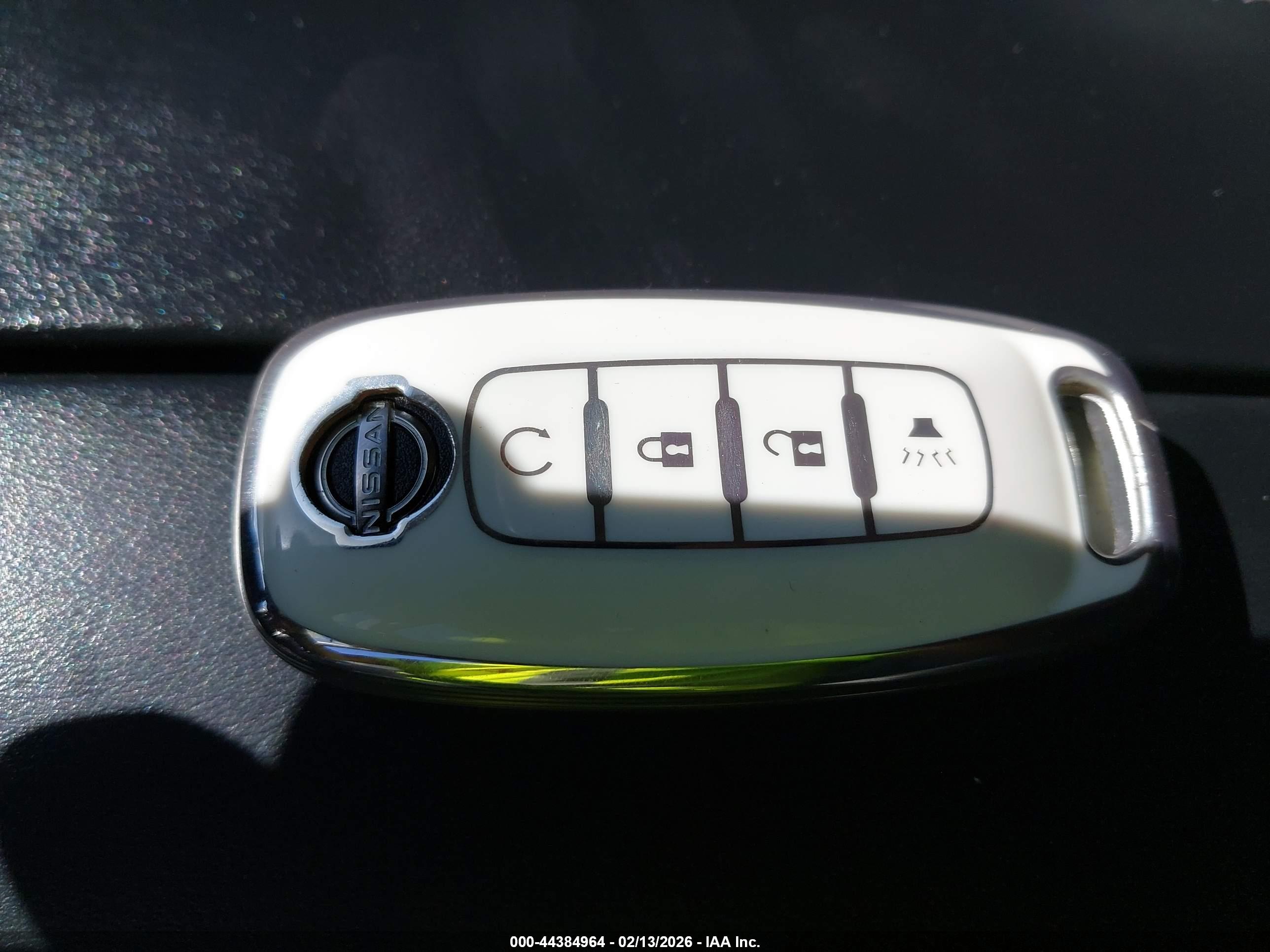 NISSAN ROGUE image 11