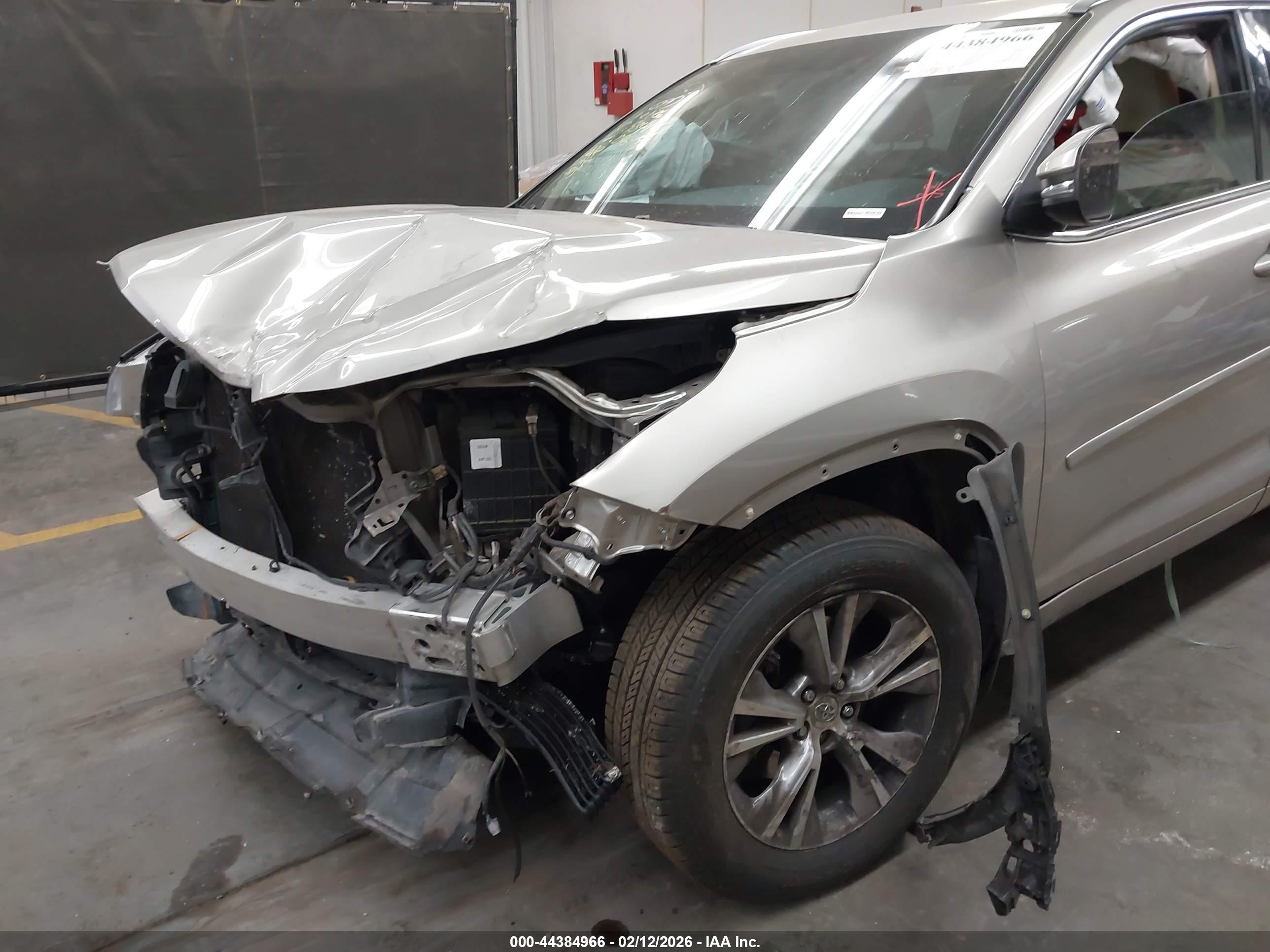 TOYOTA HIGHLANDER image 6