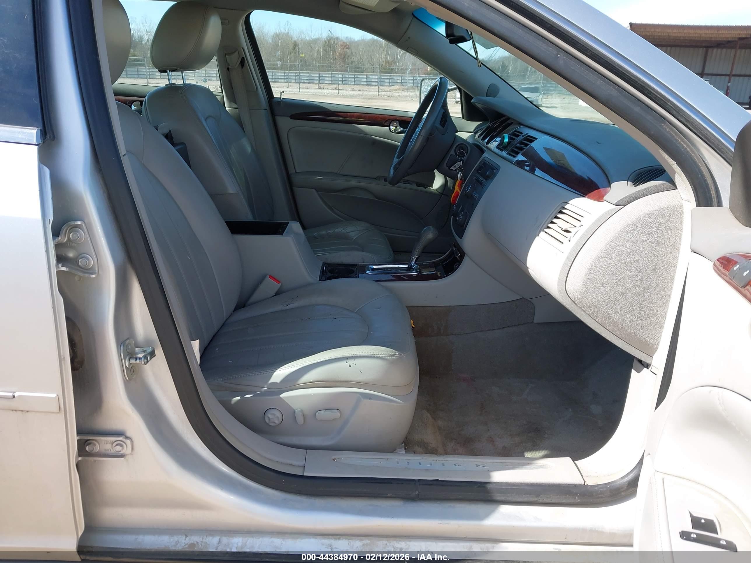 BUICK LUCERNE image 5