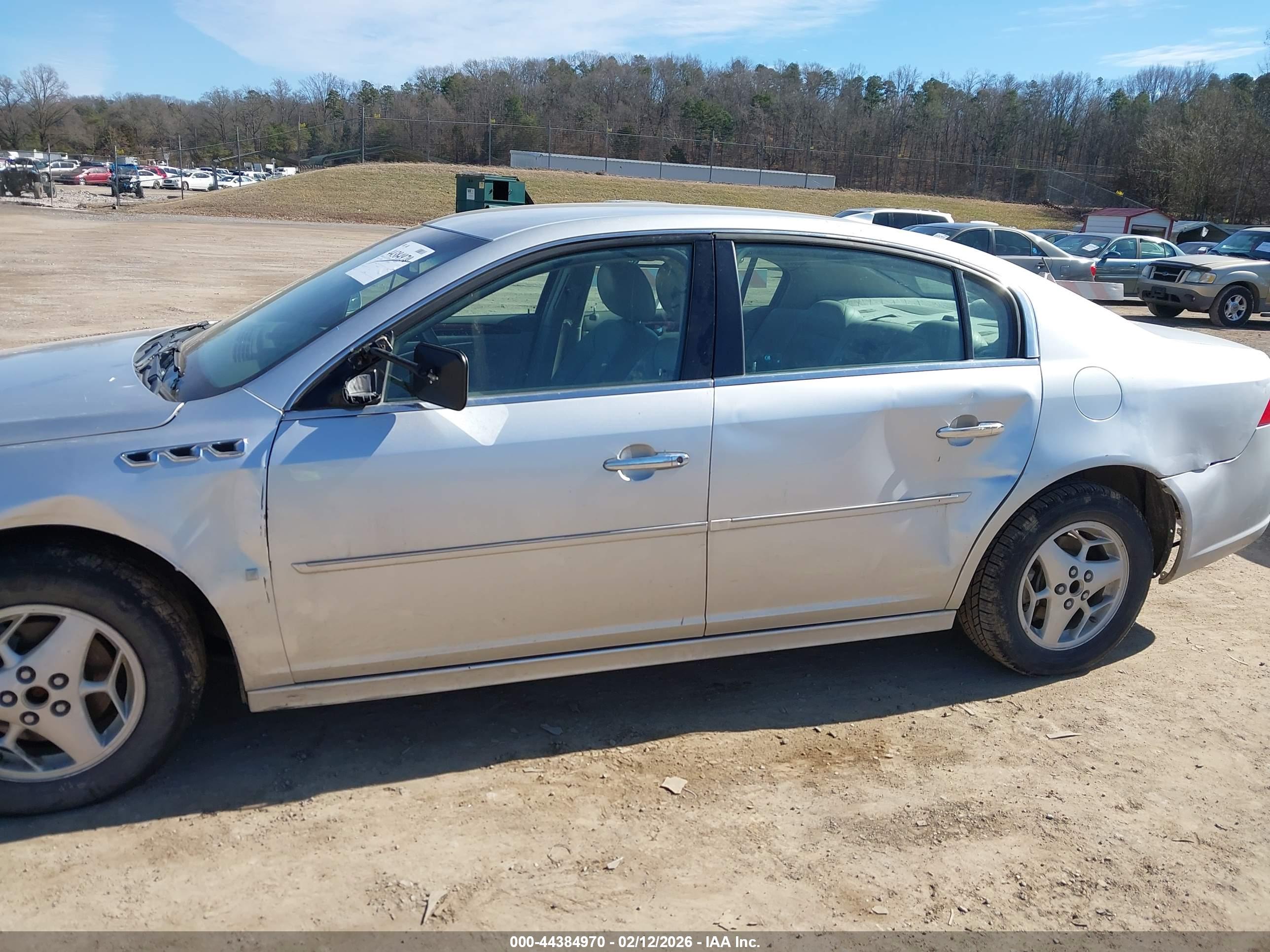 BUICK LUCERNE image 6