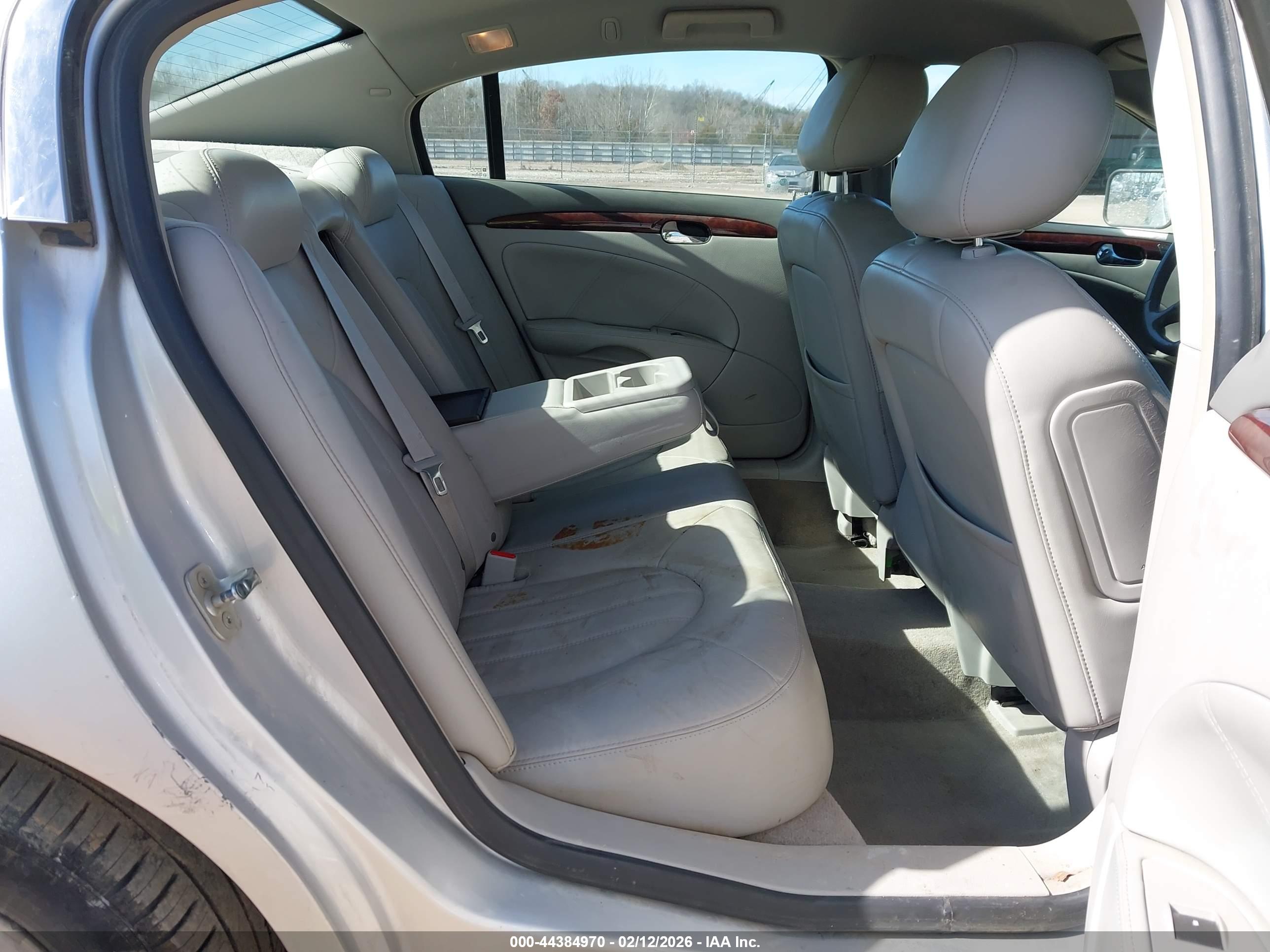 BUICK LUCERNE image 8