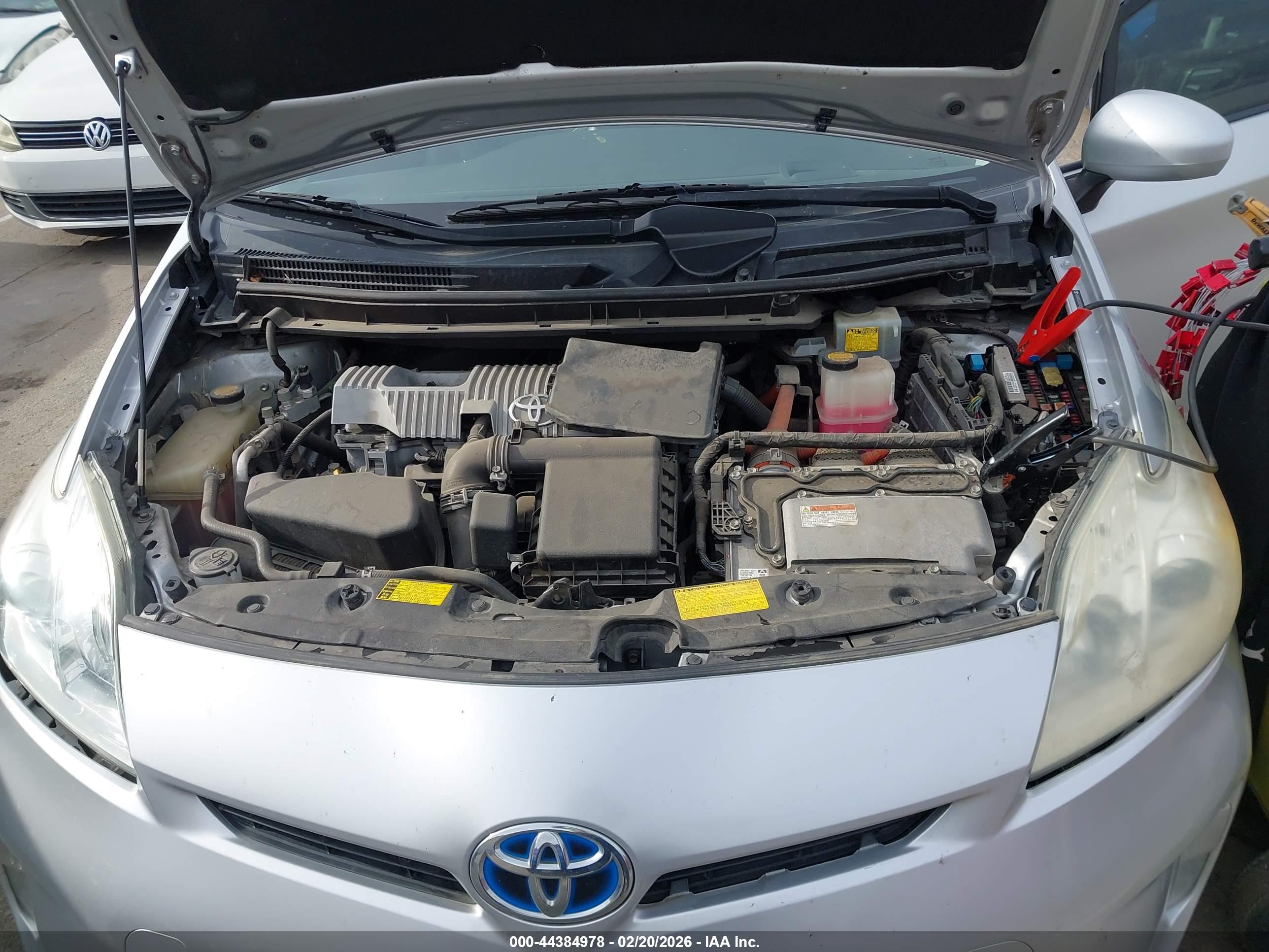 TOYOTA PRIUS image 10