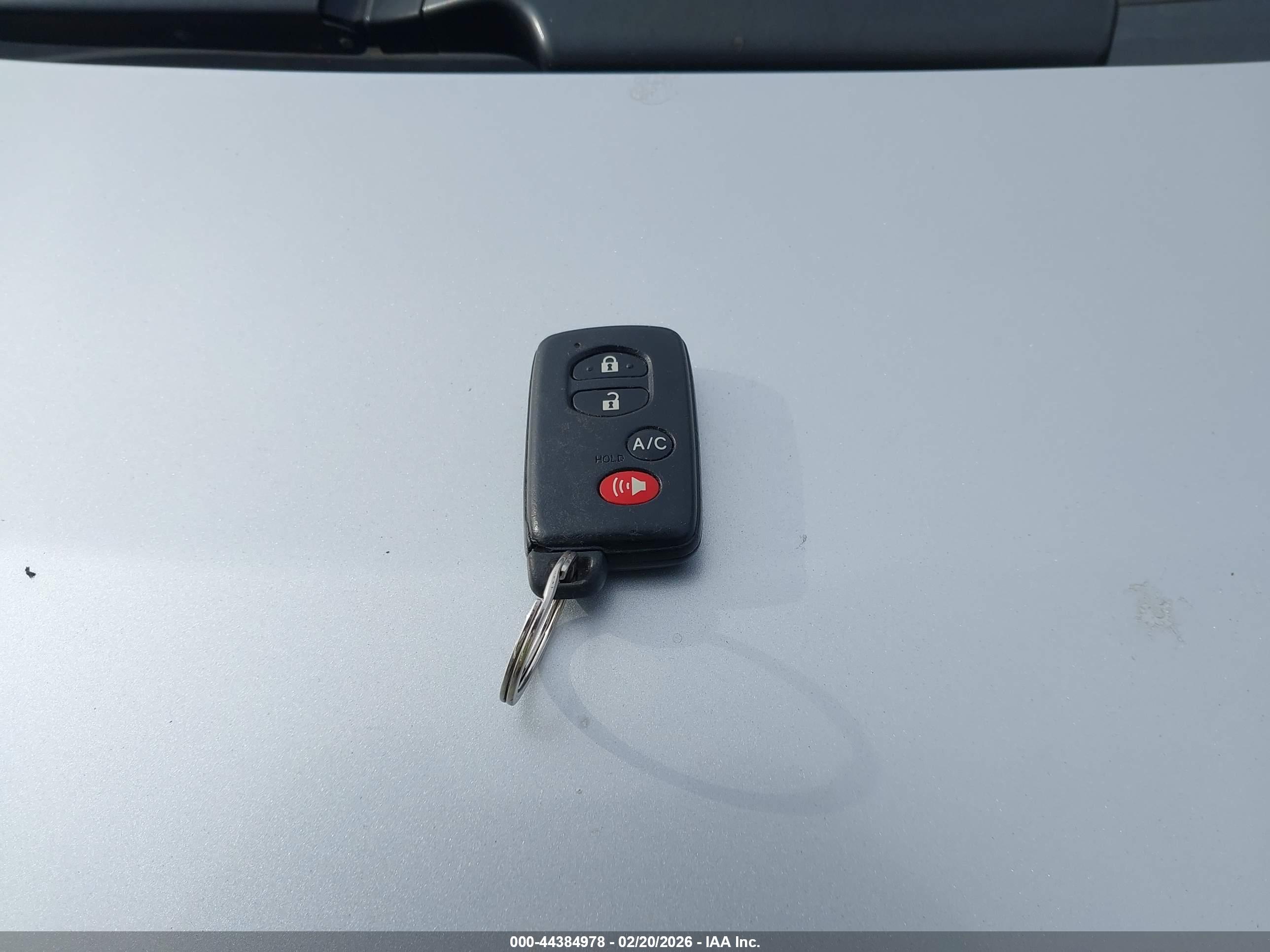 TOYOTA PRIUS image 11