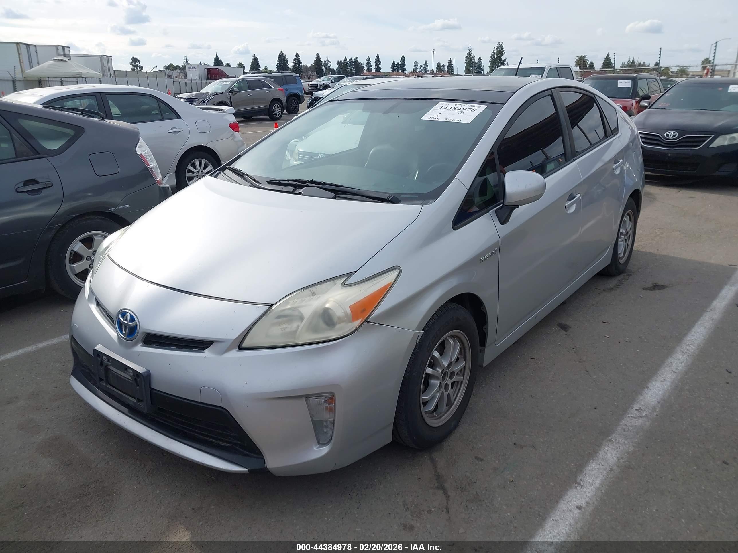 TOYOTA PRIUS image 2