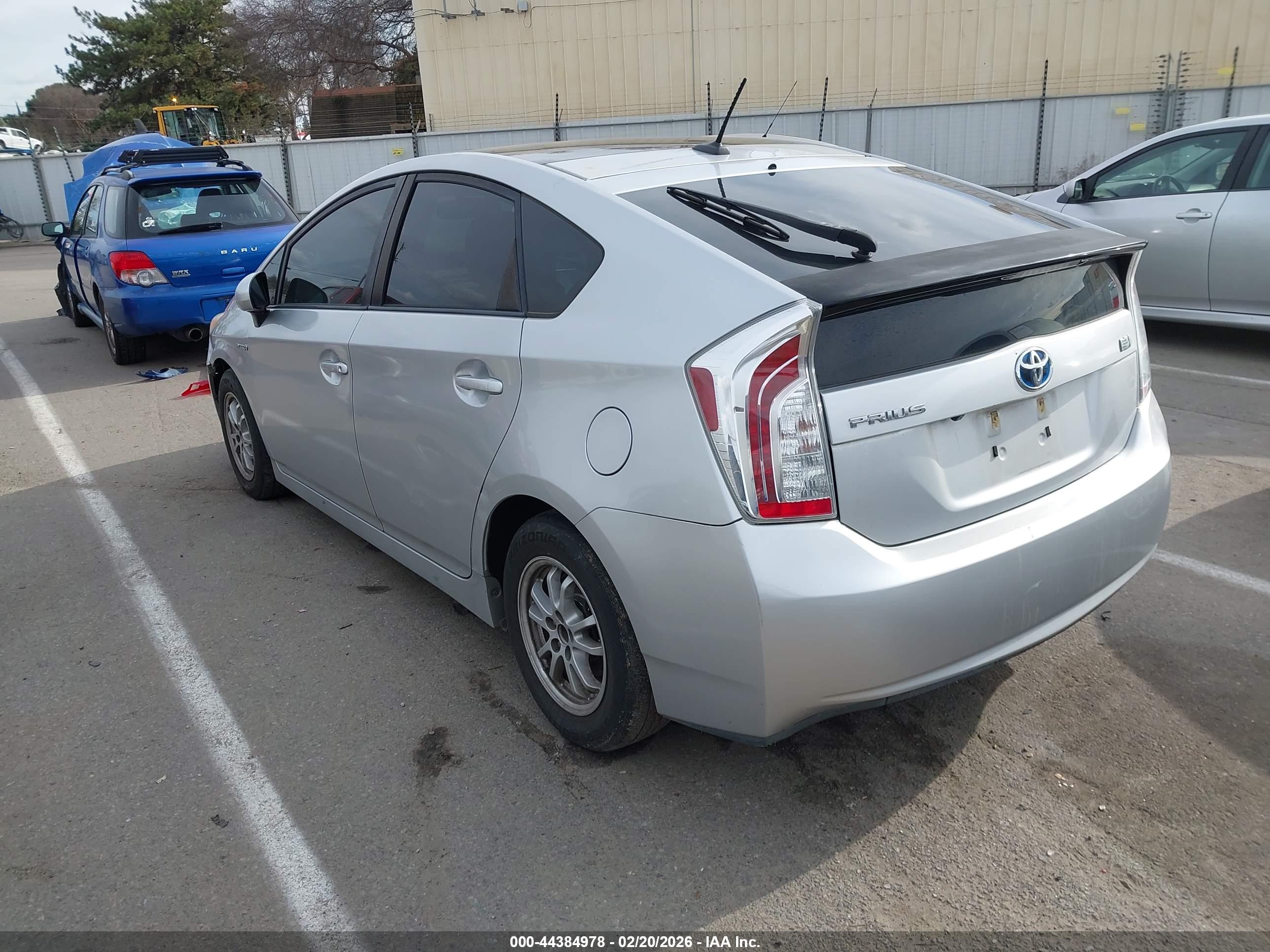 TOYOTA PRIUS image 3