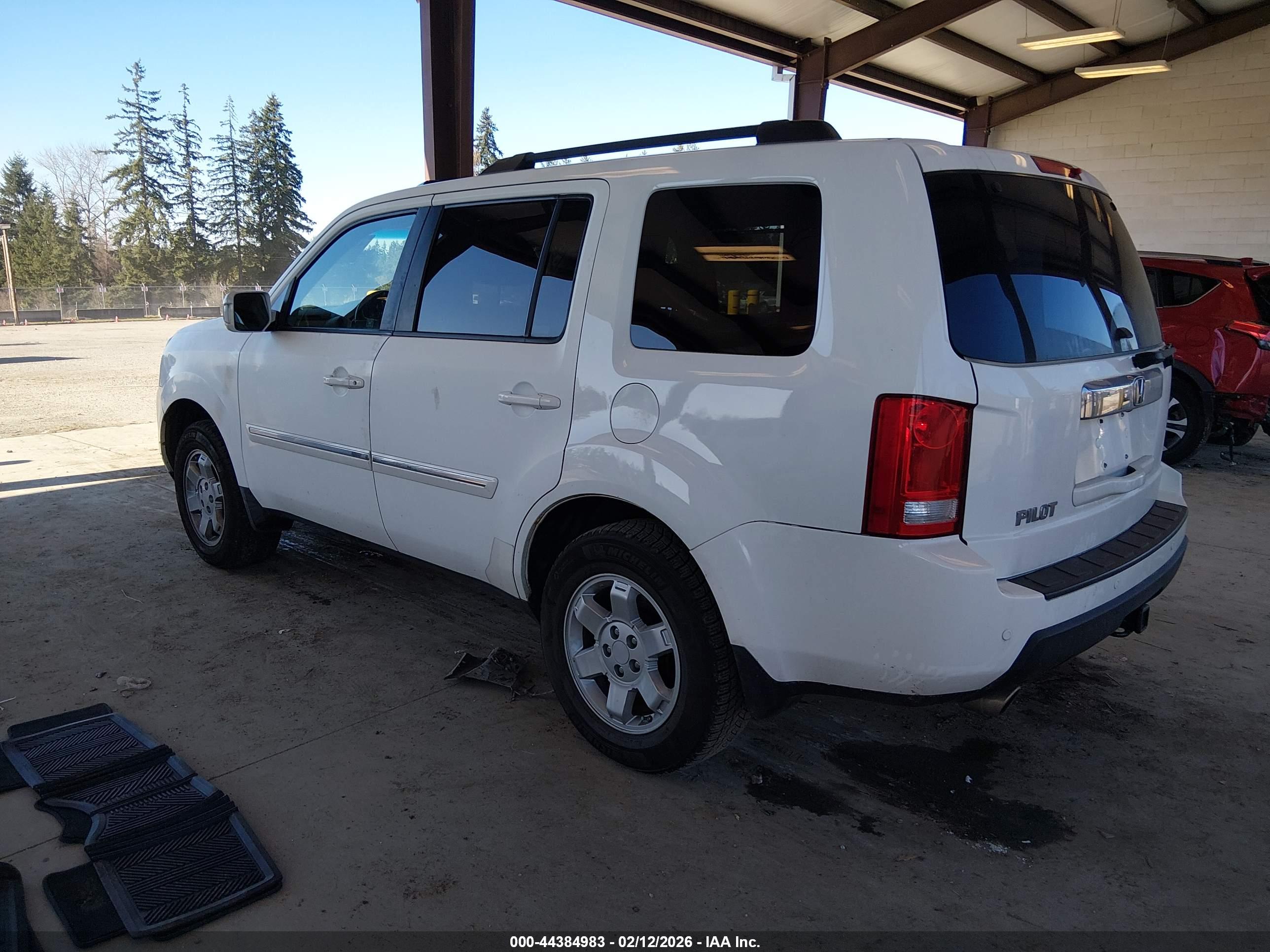 HONDA PILOT image 3