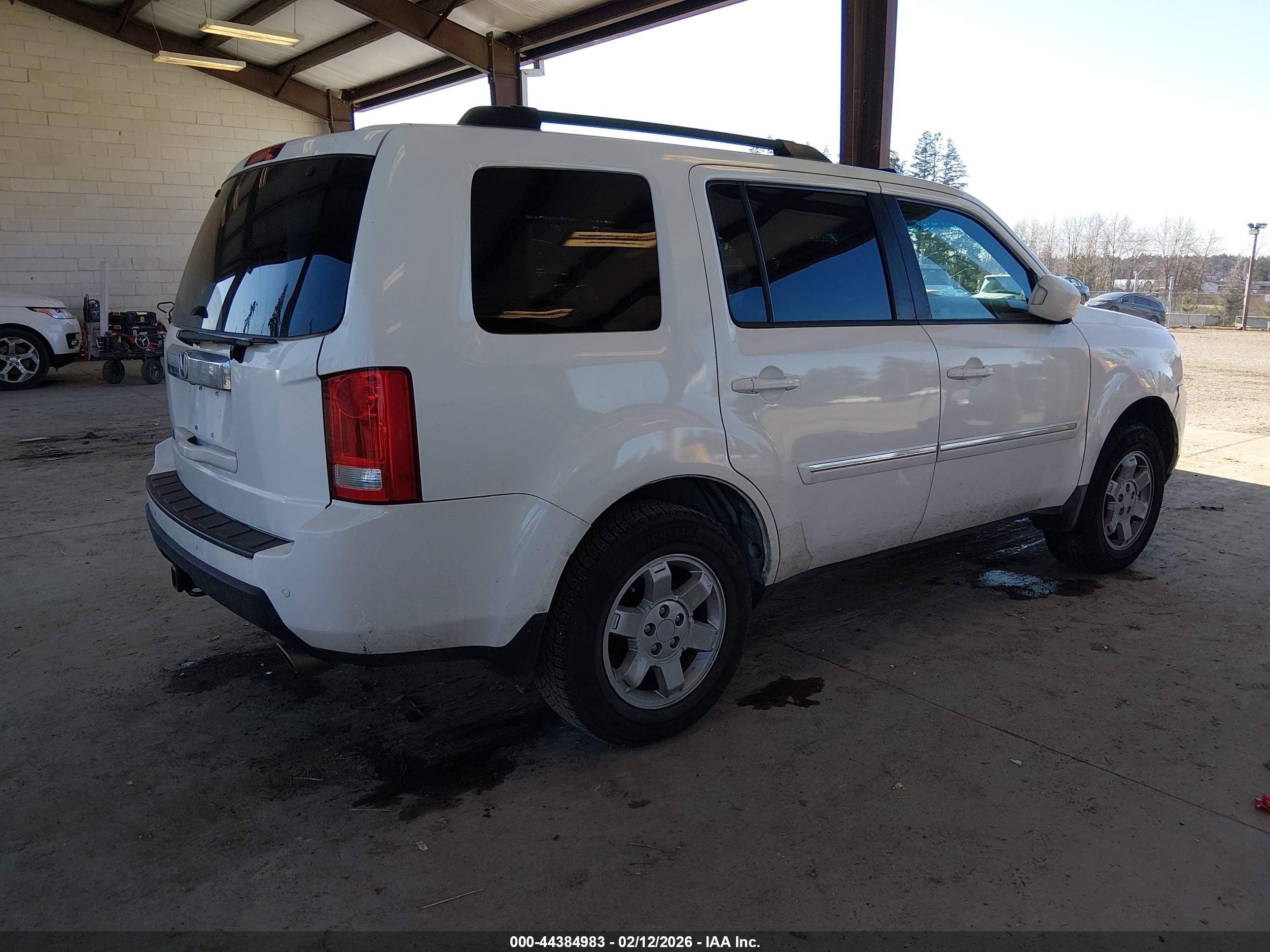 HONDA PILOT image 4