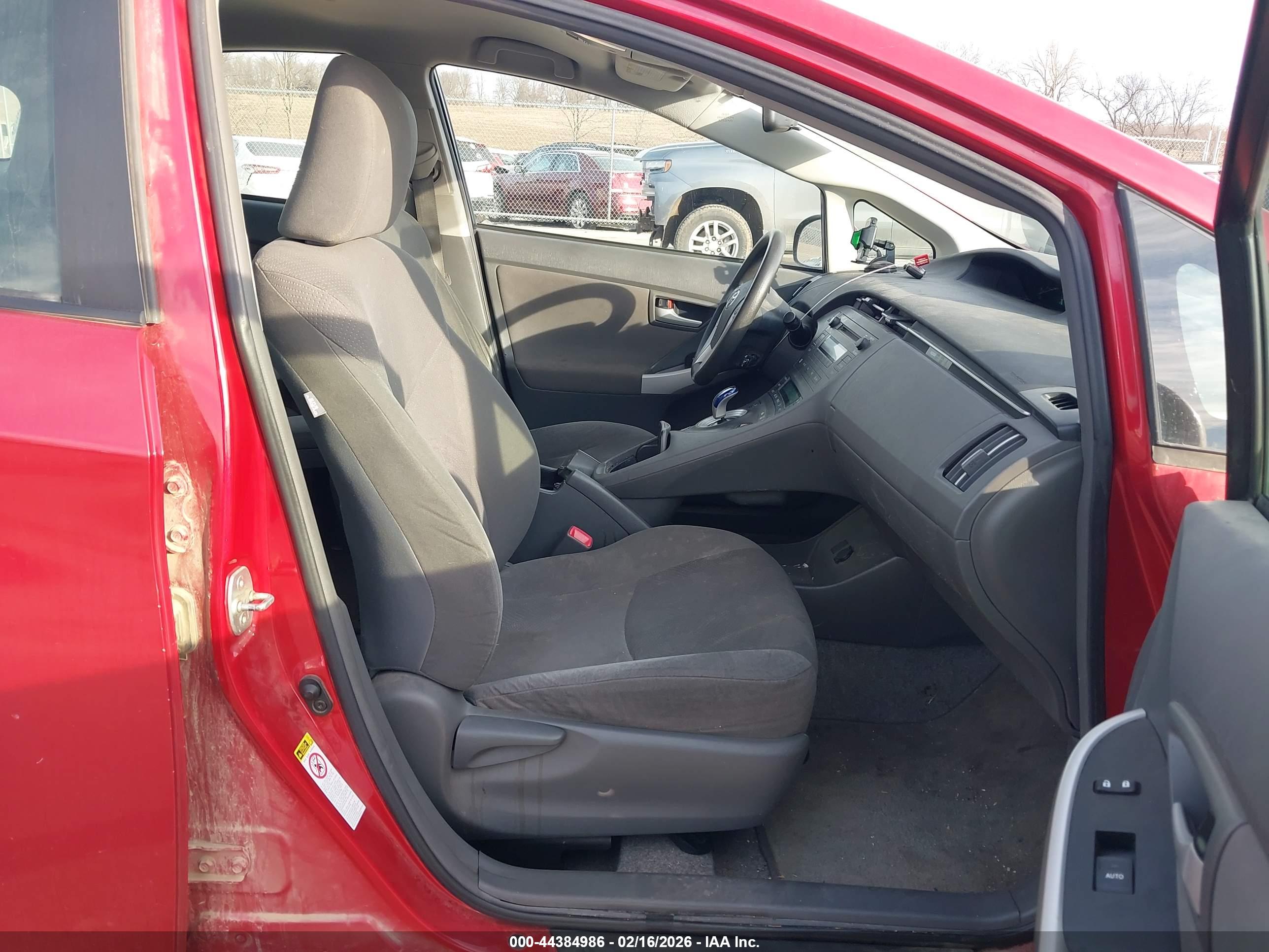 TOYOTA PRIUS image 5