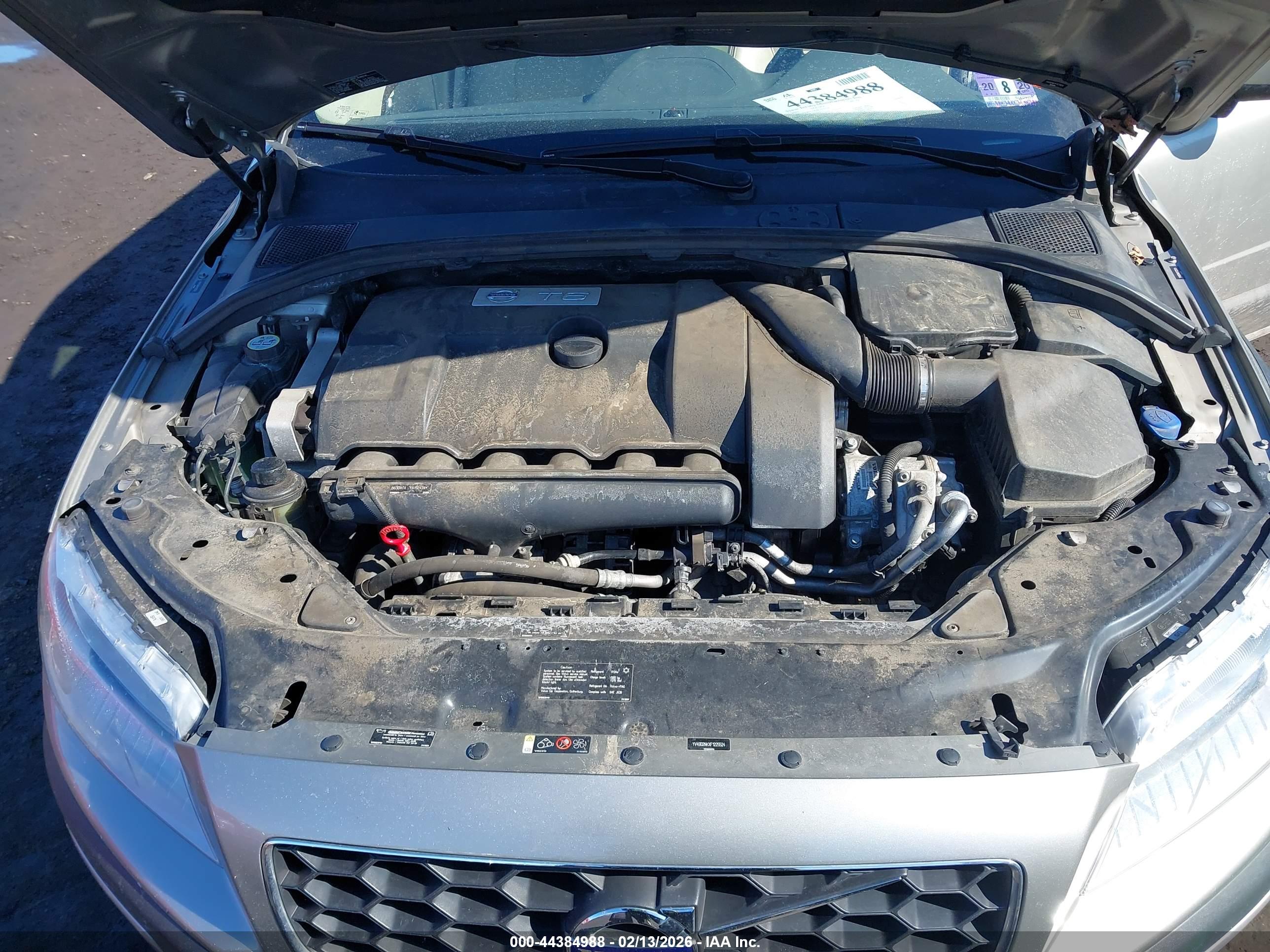 VOLVO XC70 image 10