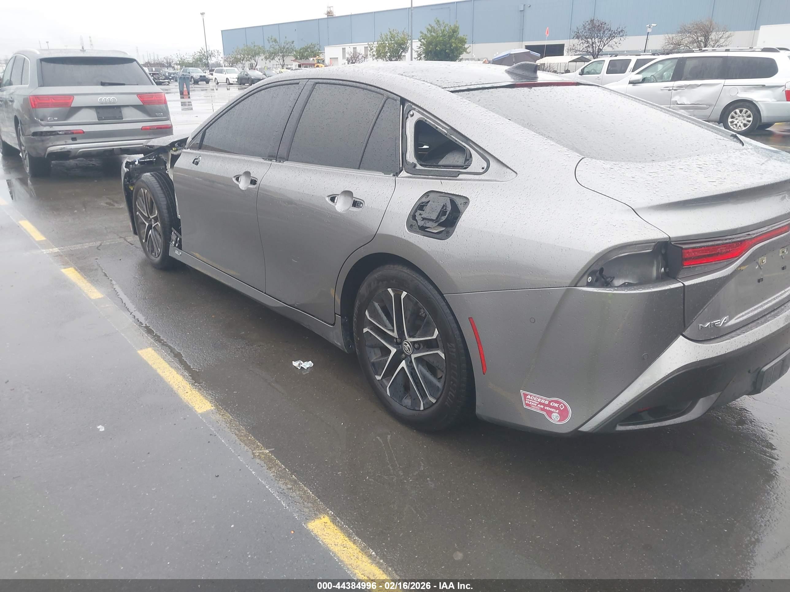 TOYOTA MIRAI image 3