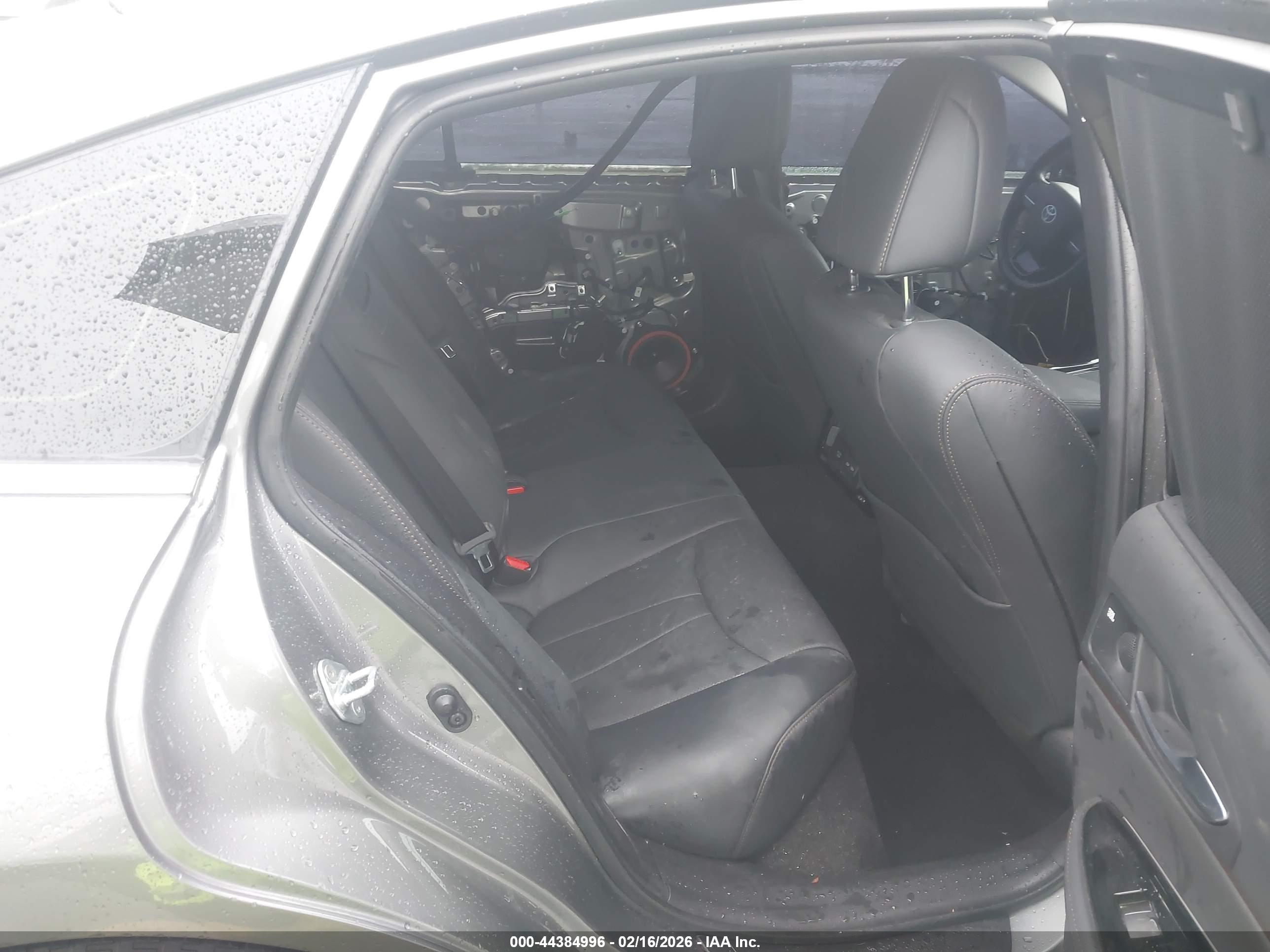 TOYOTA MIRAI image 8