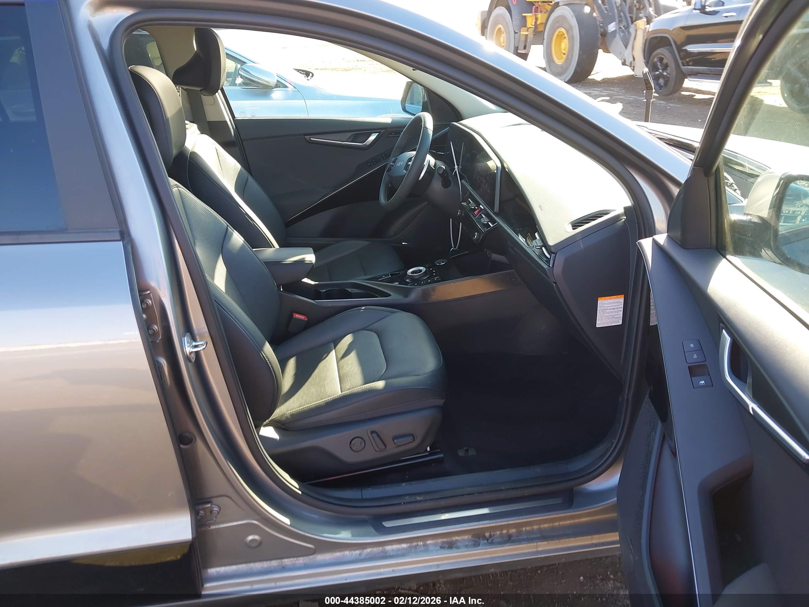 KIA NIRO image 5