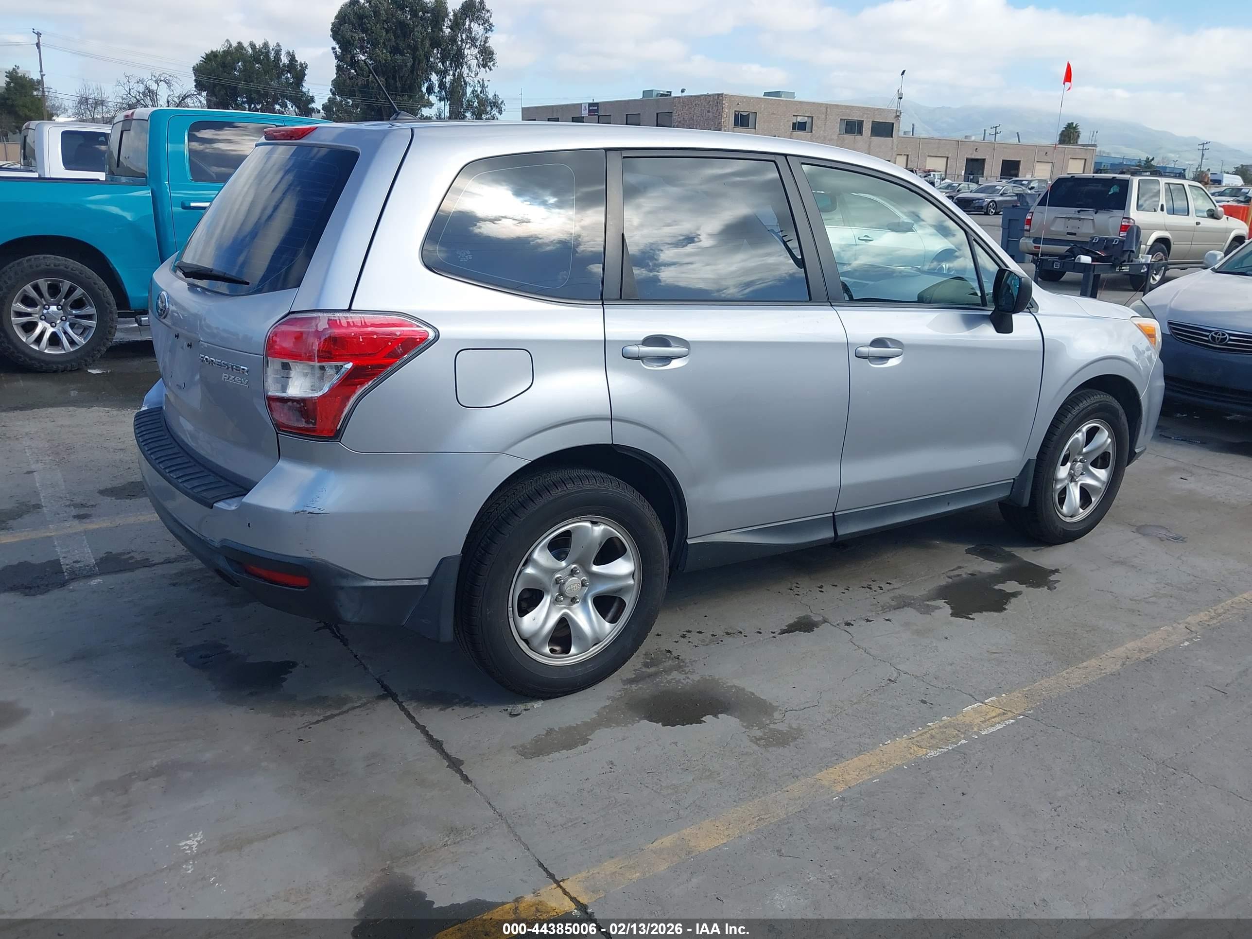 SUBARU FORESTER image 4