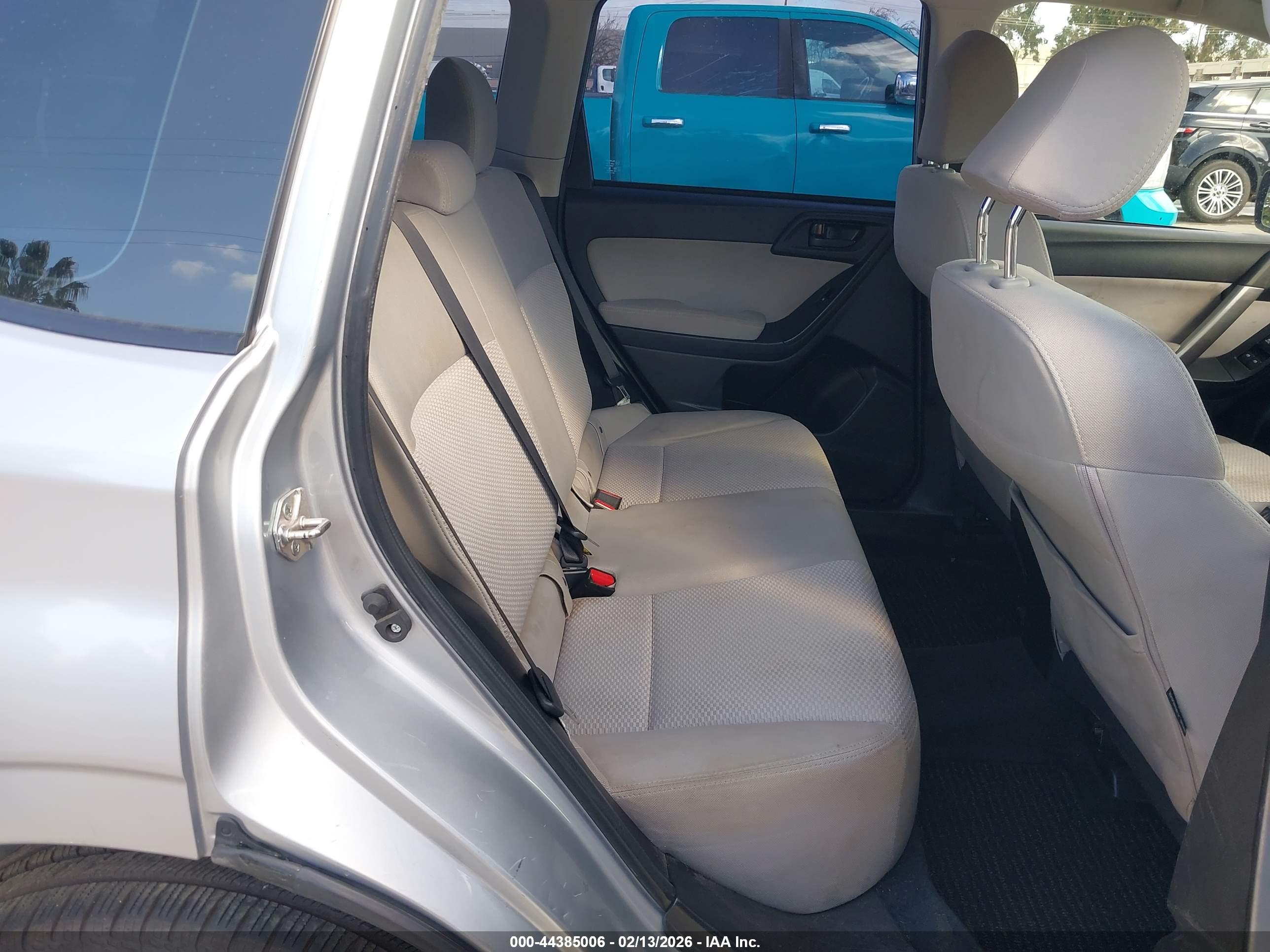 SUBARU FORESTER image 8