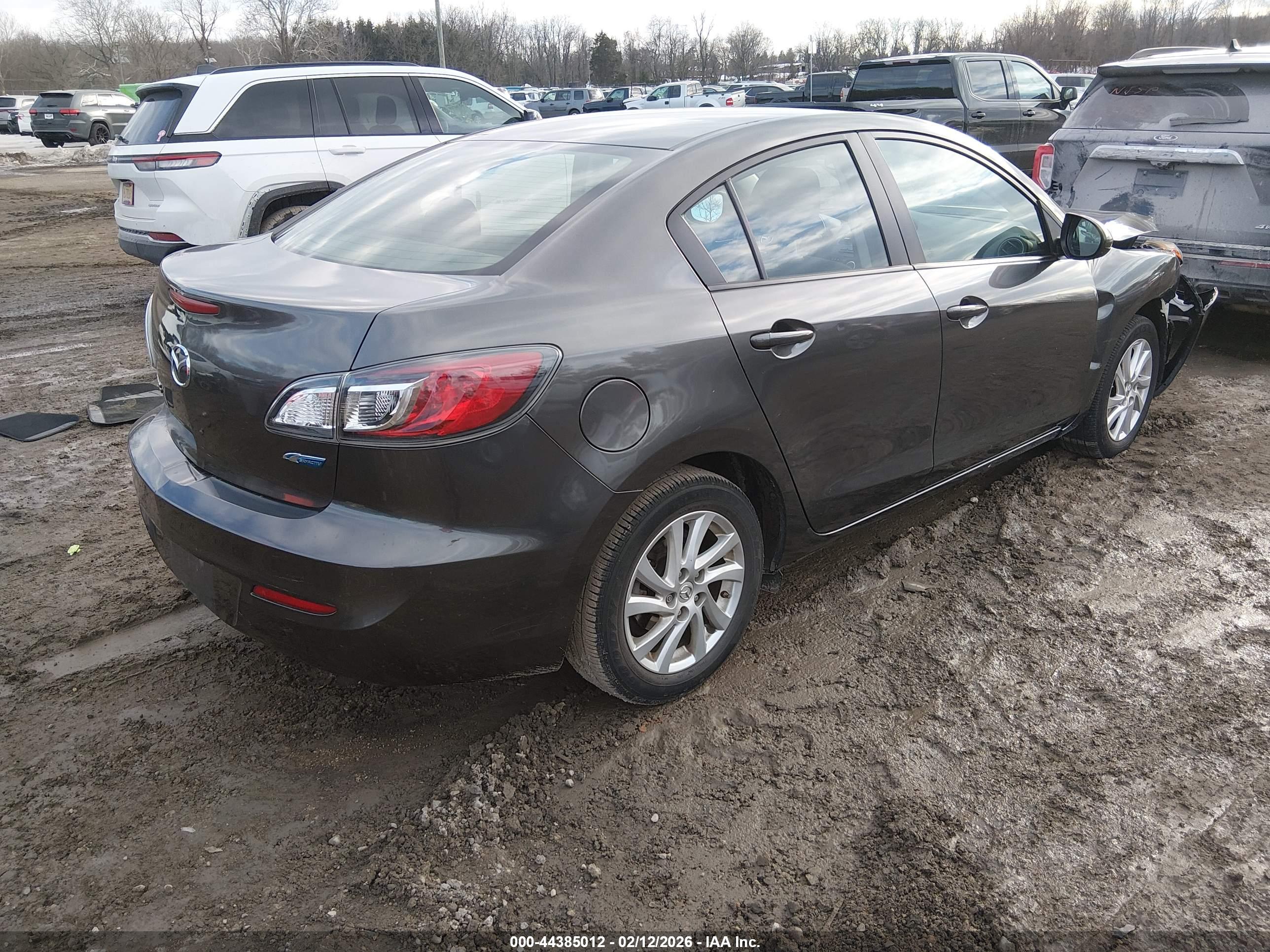 MAZDA MAZDA3 image 2